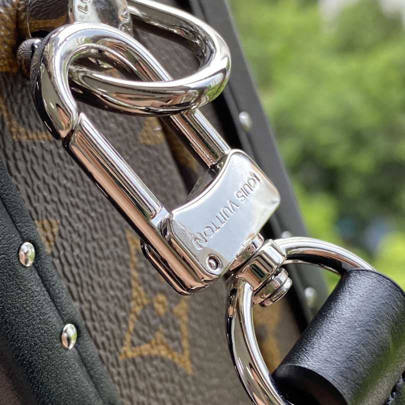 Louis Vuitton Clutch Box   M20252 - DopestKickz