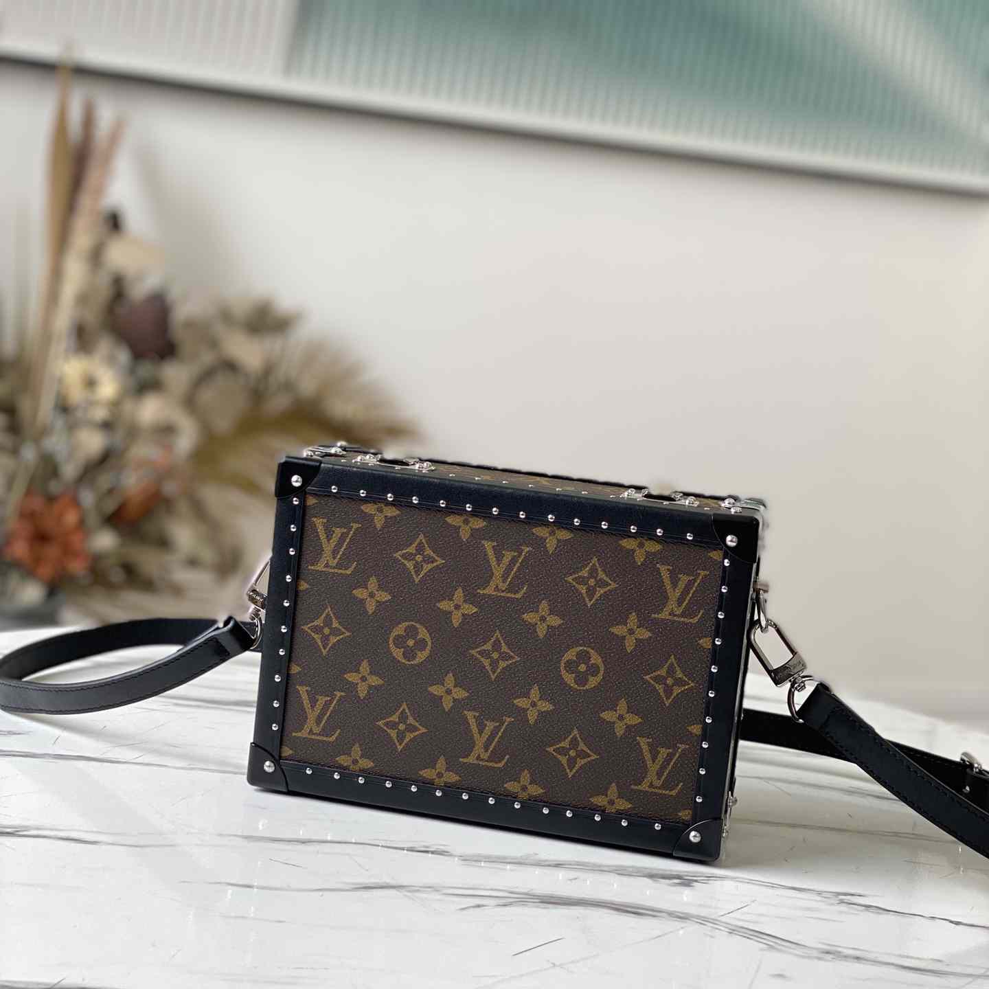 Louis Vuitton Clutch Box   M20252 - DopestKickz