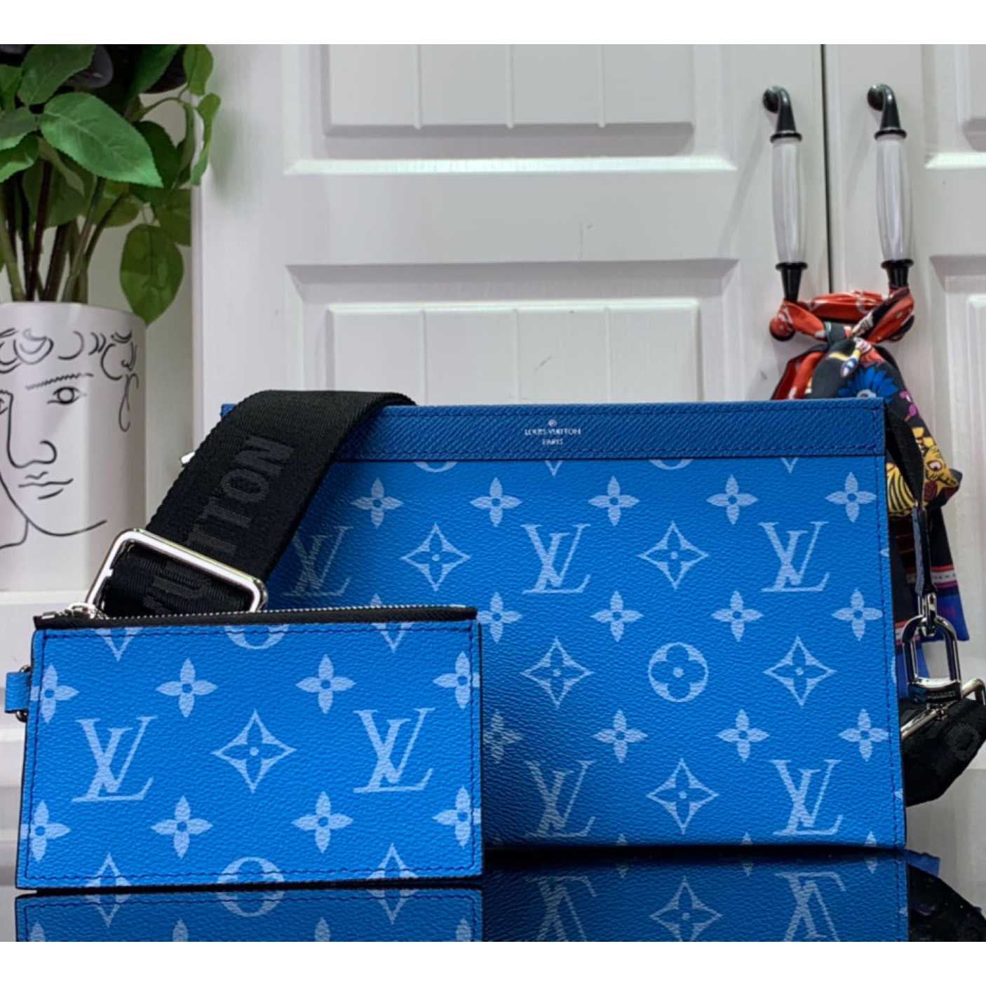 Louis Vuitton Gaston Wearable Wallet   M83099 - DopestKickz