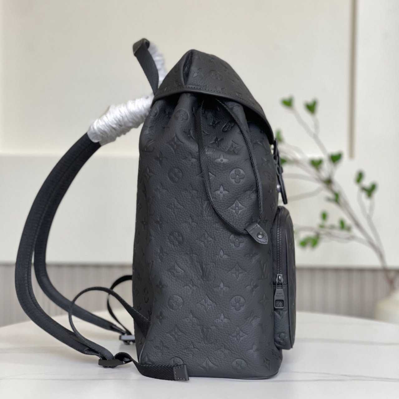 Louis Vuitton Montsouris Backpack    M23127 - DopestKickz