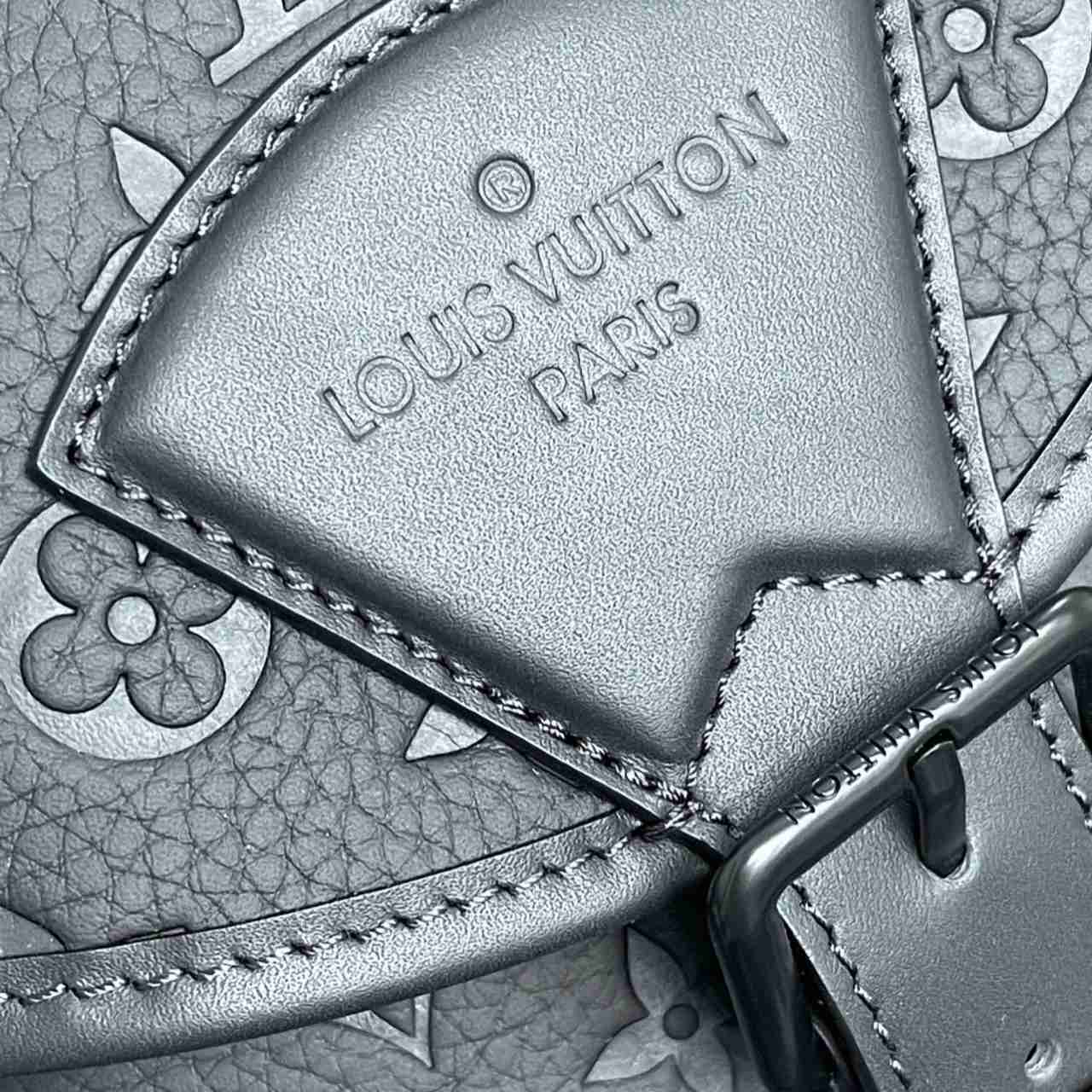 Louis Vuitton Montsouris Backpack    M23127 - DopestKickz