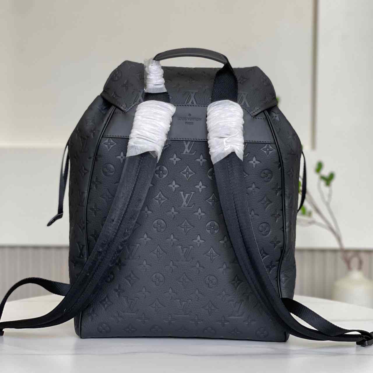 Louis Vuitton Montsouris Backpack    M23127 - DopestKickz