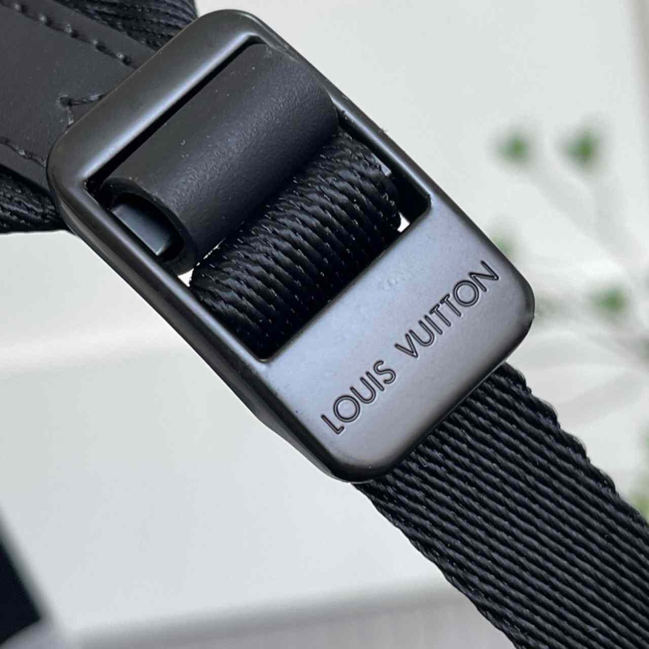 Louis Vuitton Montsouris Backpack    M23127 - DopestKickz