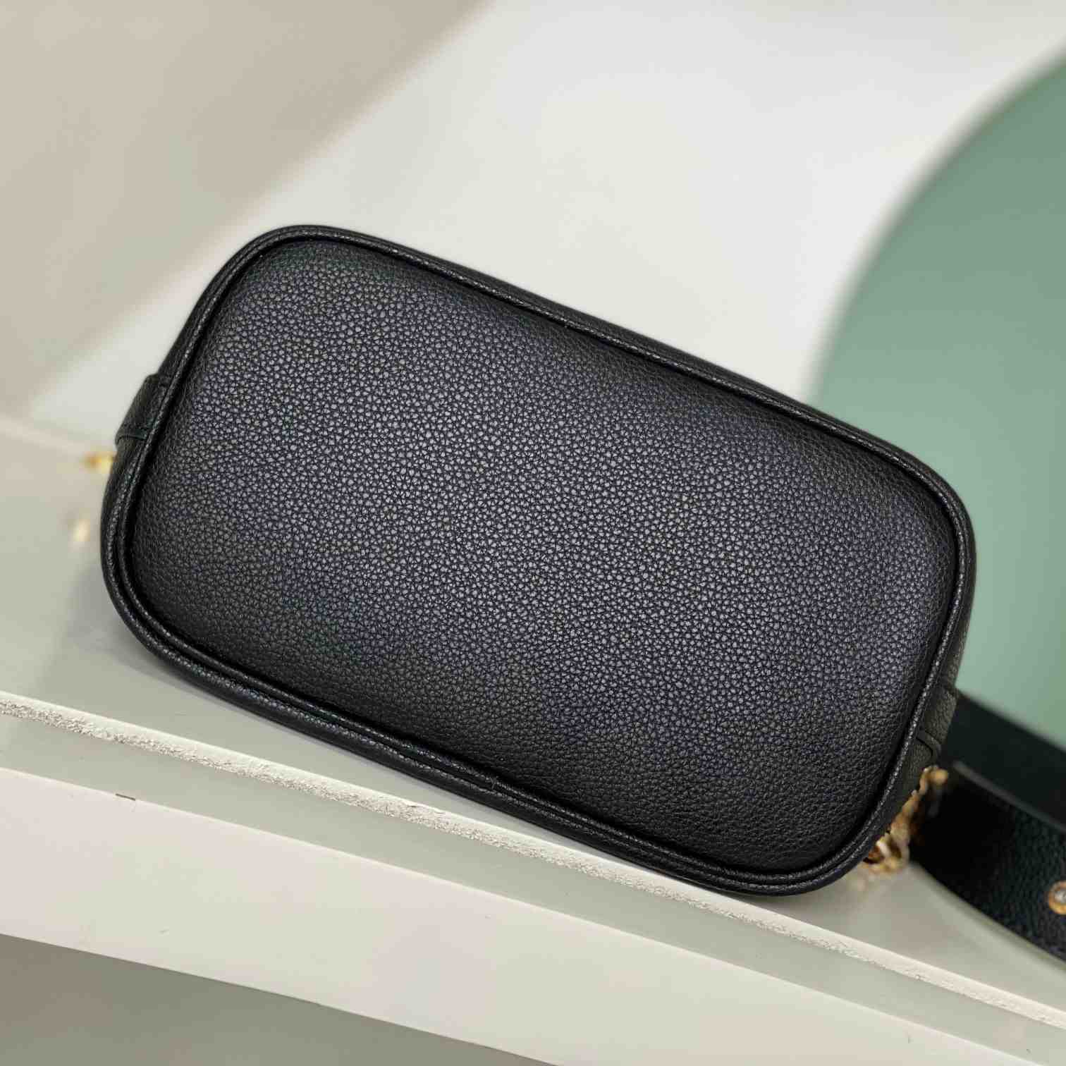 Louis Vuitton Lock and Walk    M24006 - DopestKickz