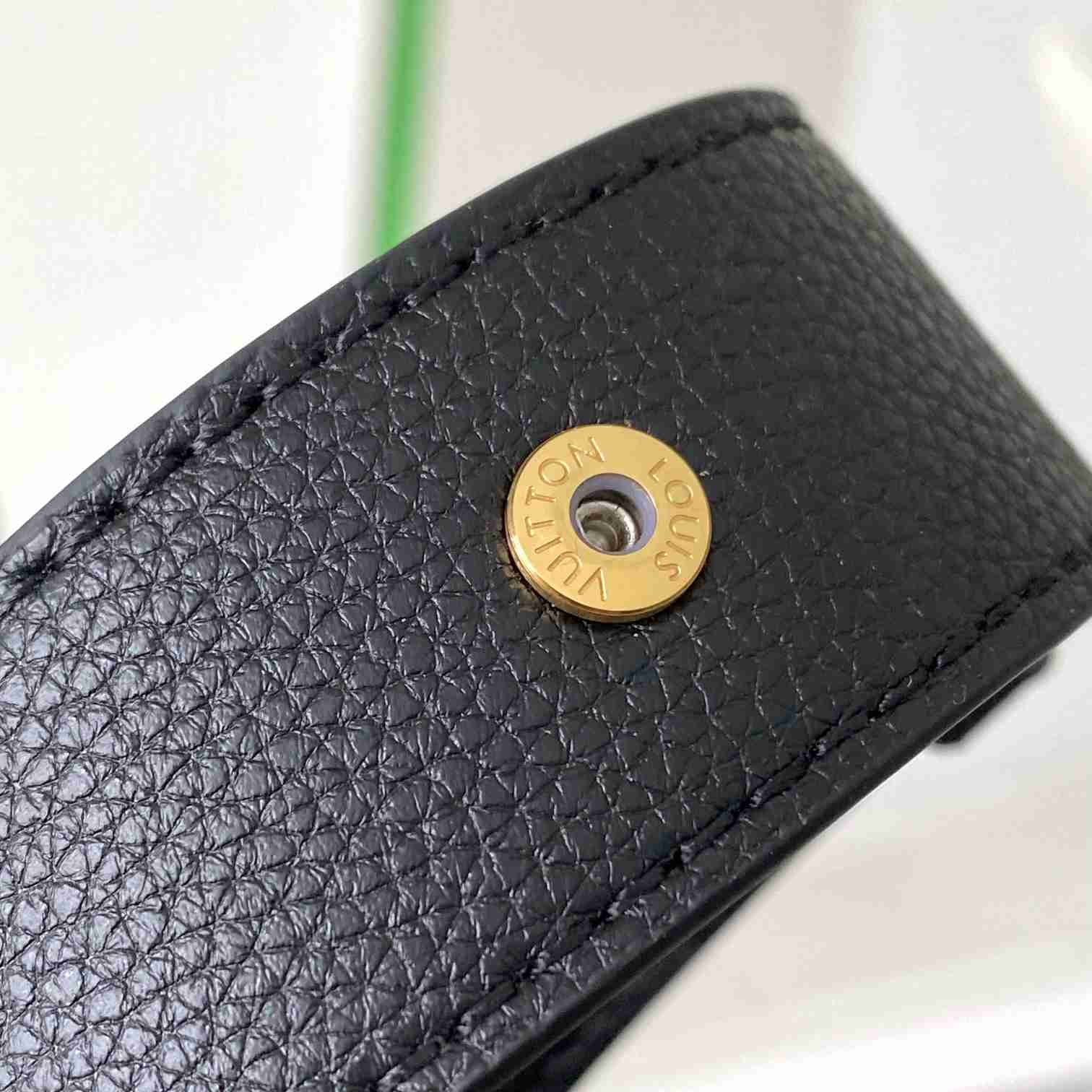 Louis Vuitton Lock and Walk    M24006 - DopestKickz