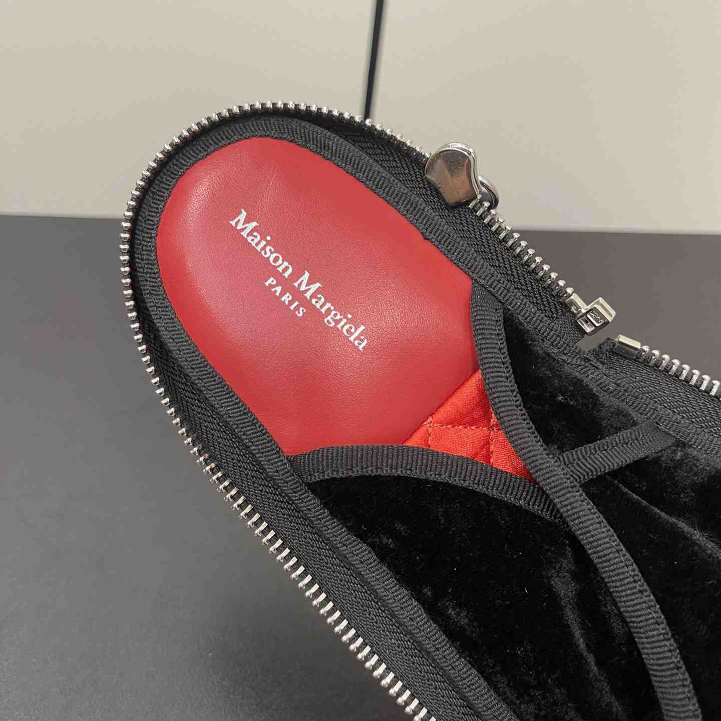 Maison Margiela Travel Round-toe Slippers - DopestKickz