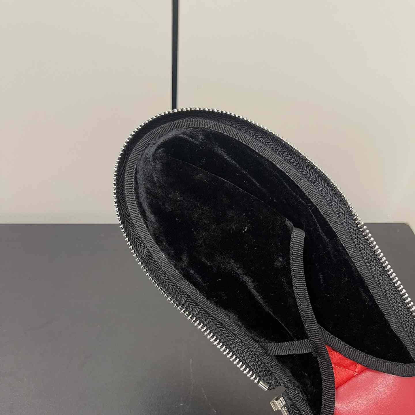 Maison Margiela Travel Round-toe Slippers - DopestKickz