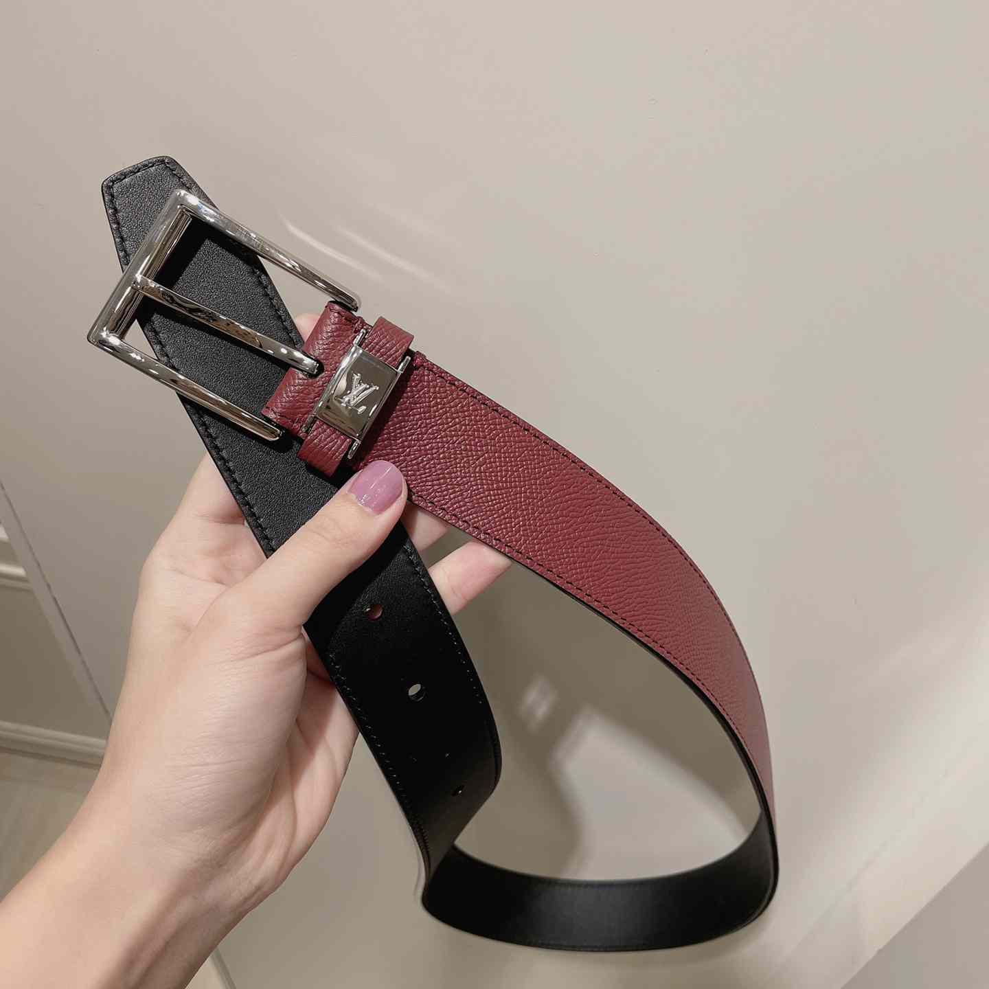 Louis Vuitton LV City Pin 35mm Belt   M0586T - DopestKickz