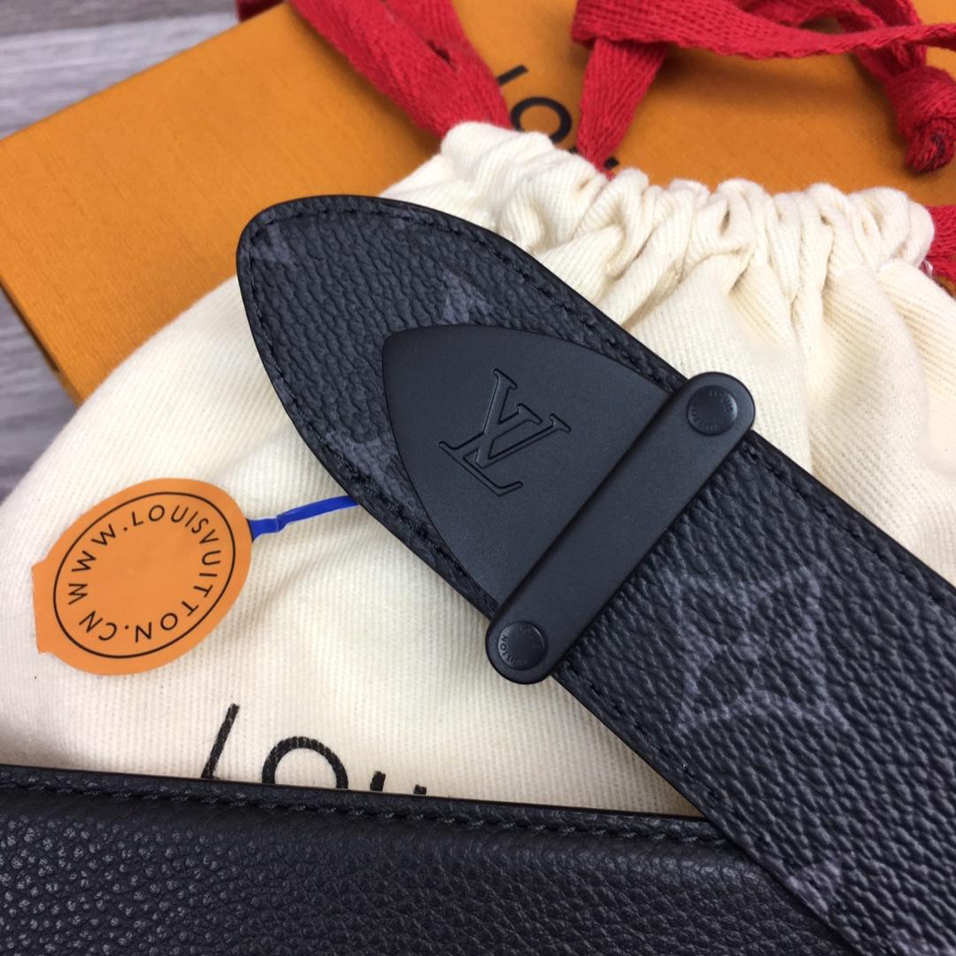 Louis Vuitton LV Trunk 35mm Reversible Belt - DopestKickz