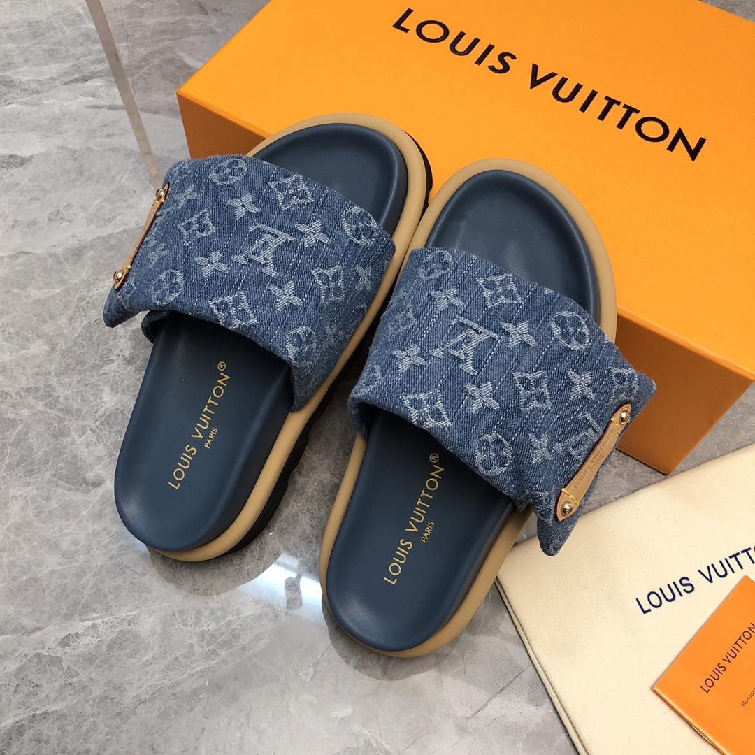 Louis Vuitton Pool Pillow Flat Comfort Mule     1ACJVH - DopestKickz