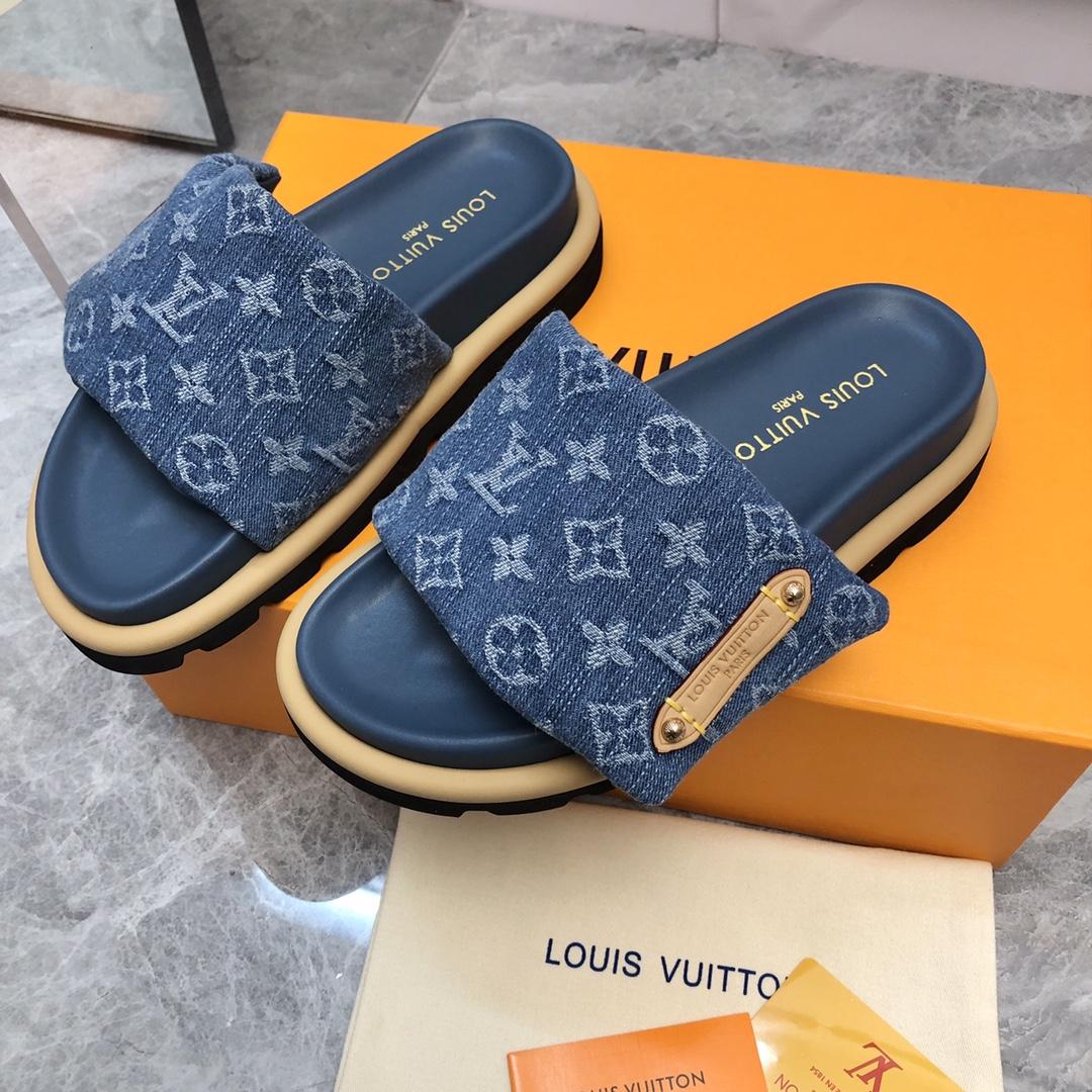 Louis Vuitton Pool Pillow Flat Comfort Mule     1ACJVH - DopestKickz