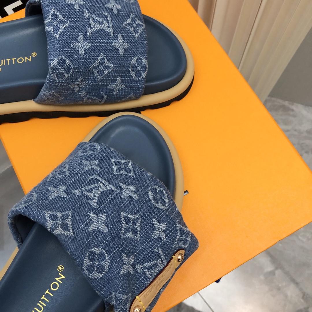 Louis Vuitton Pool Pillow Flat Comfort Mule     1ACJVH - DopestKickz