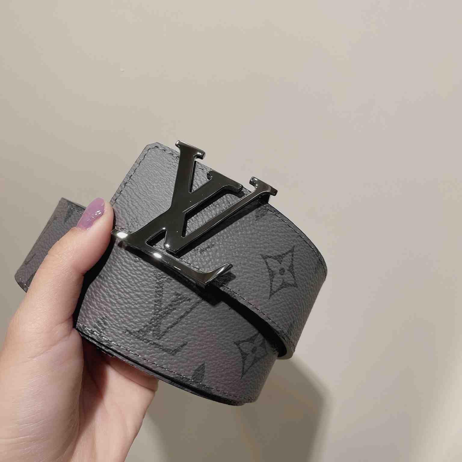 Louis Vuitton LV Initiales 40mm Reversible Belt   M0285 - DopestKickz