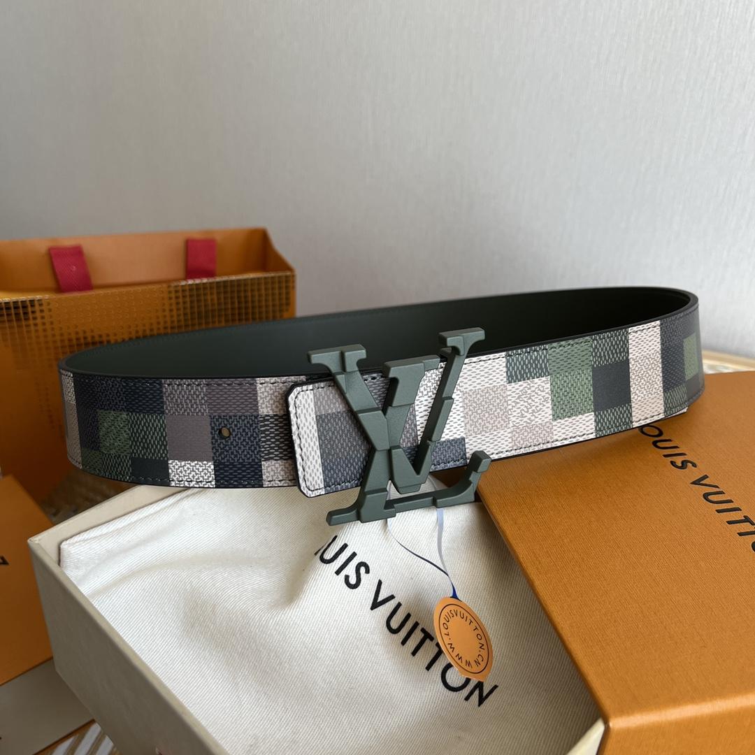 Louis Vuitton LV Mega Pixel 40mm Reversible Belt   M8470V - DopestKickz
