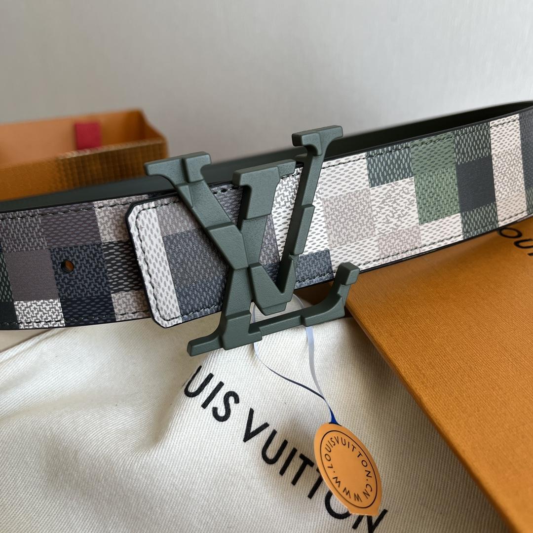 Louis Vuitton LV Mega Pixel 40mm Reversible Belt   M8470V - DopestKickz