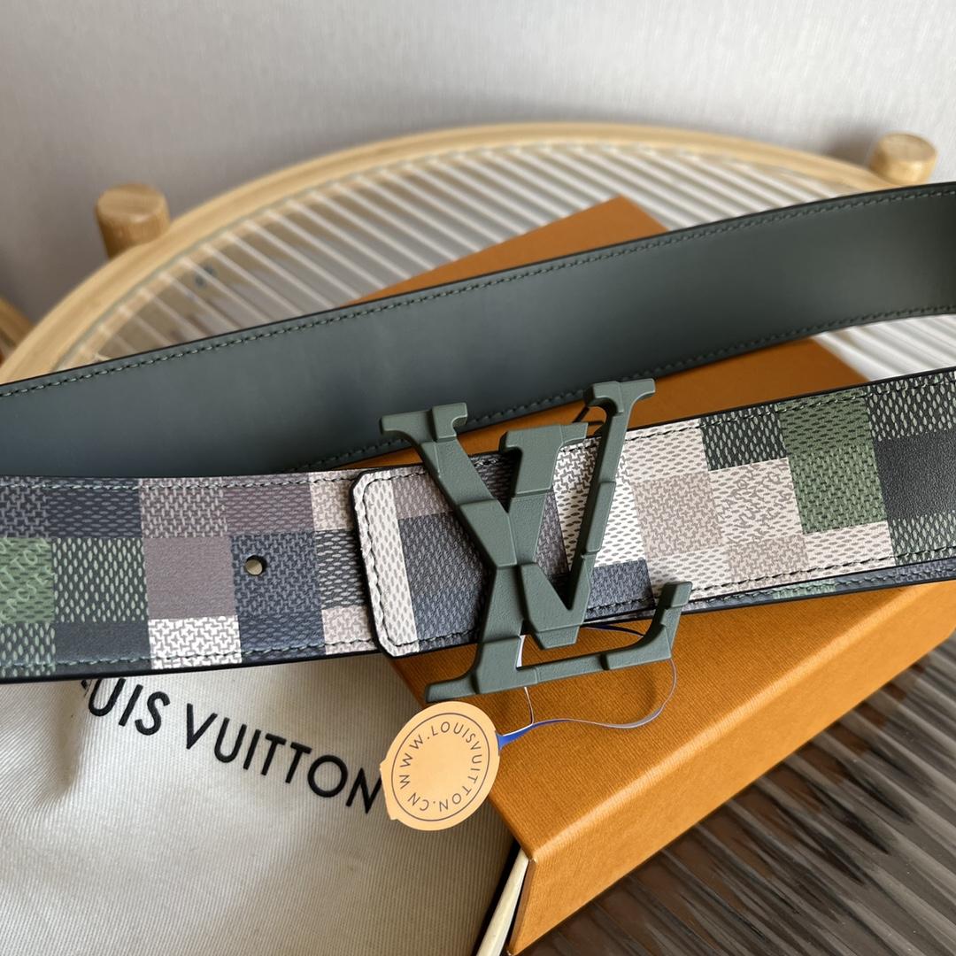 Louis Vuitton LV Mega Pixel 40mm Reversible Belt   M8470V - DopestKickz