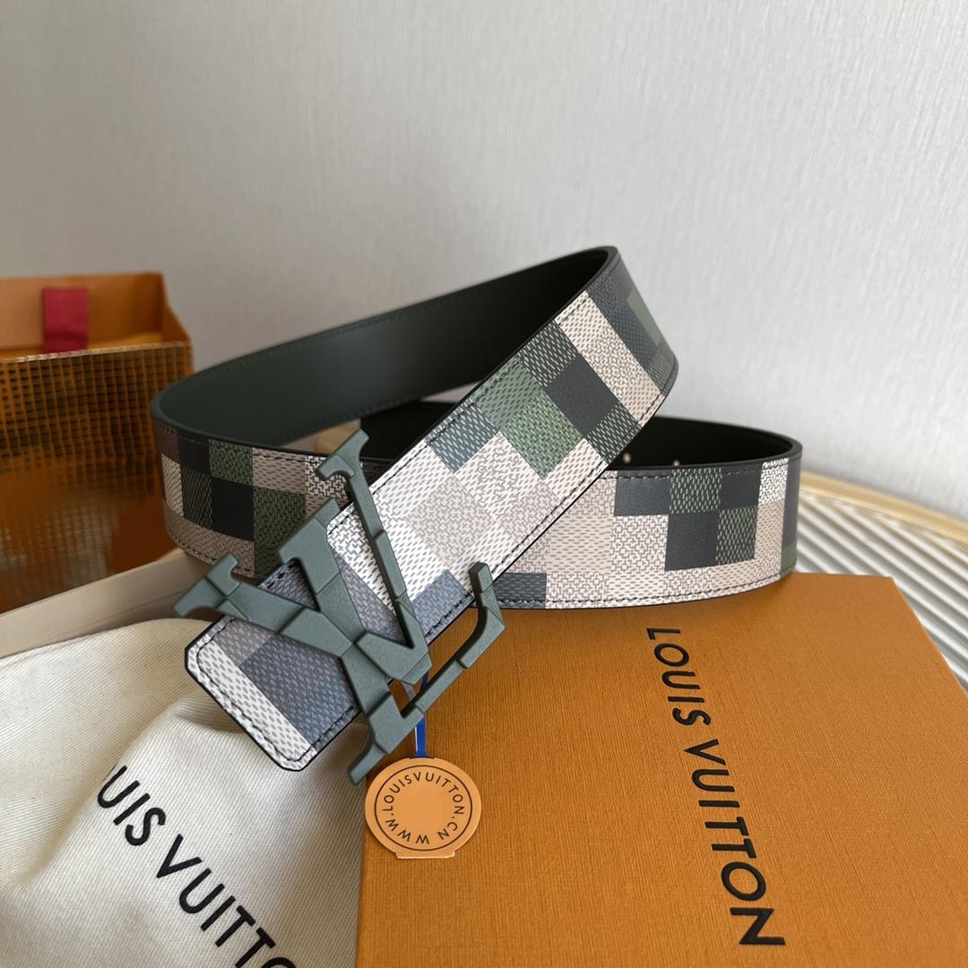Louis Vuitton LV Mega Pixel 40mm Reversible Belt   M8470V - DopestKickz