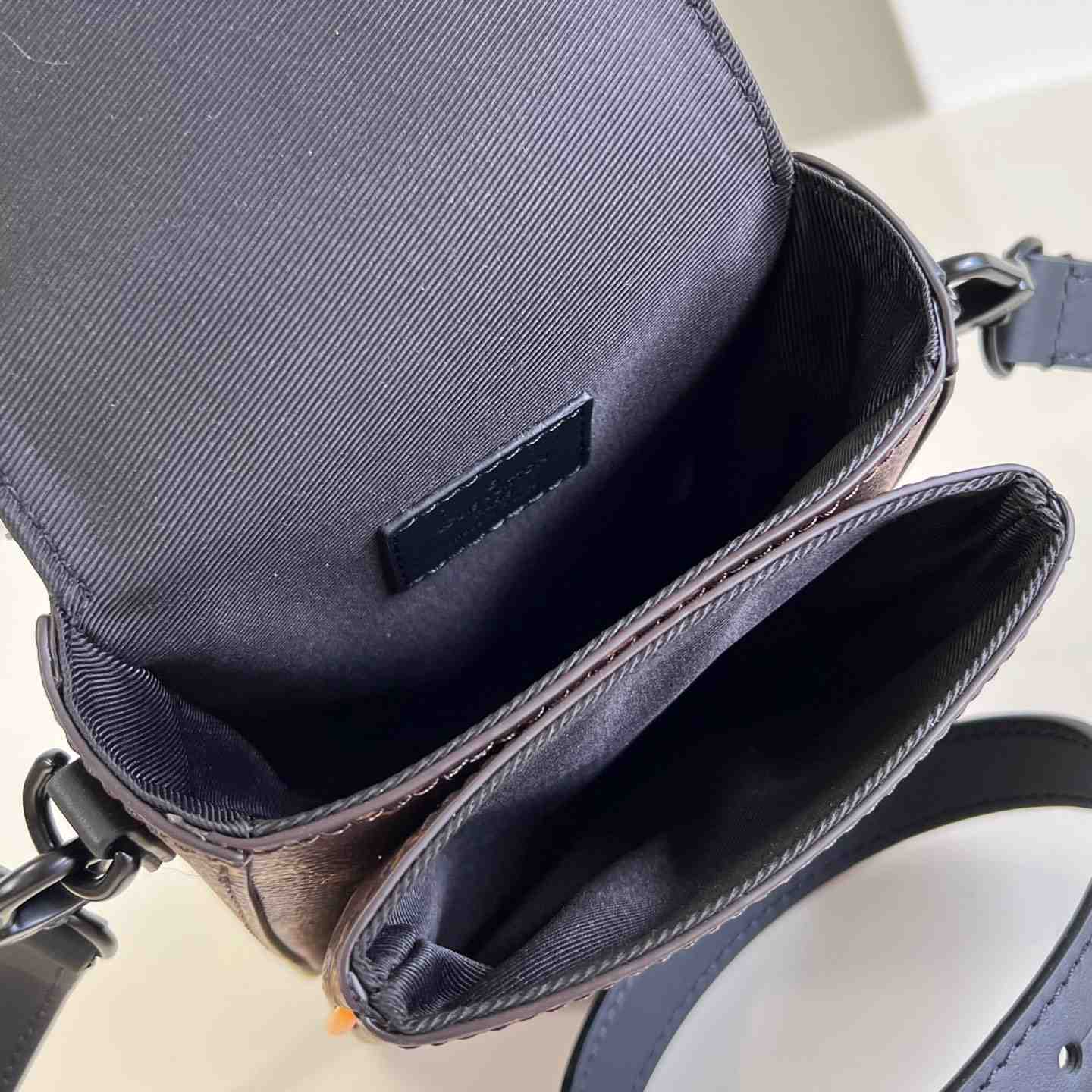 Louis Vuitton S-Lock Vertical Wearable Wallet    M82535 - DopestKickz