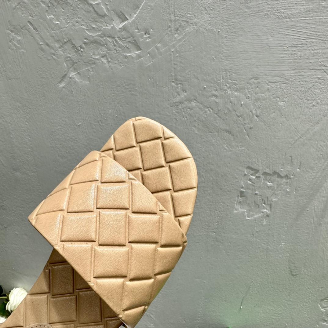 Bottega Veneta Amy Flat Mule - DopestKickz