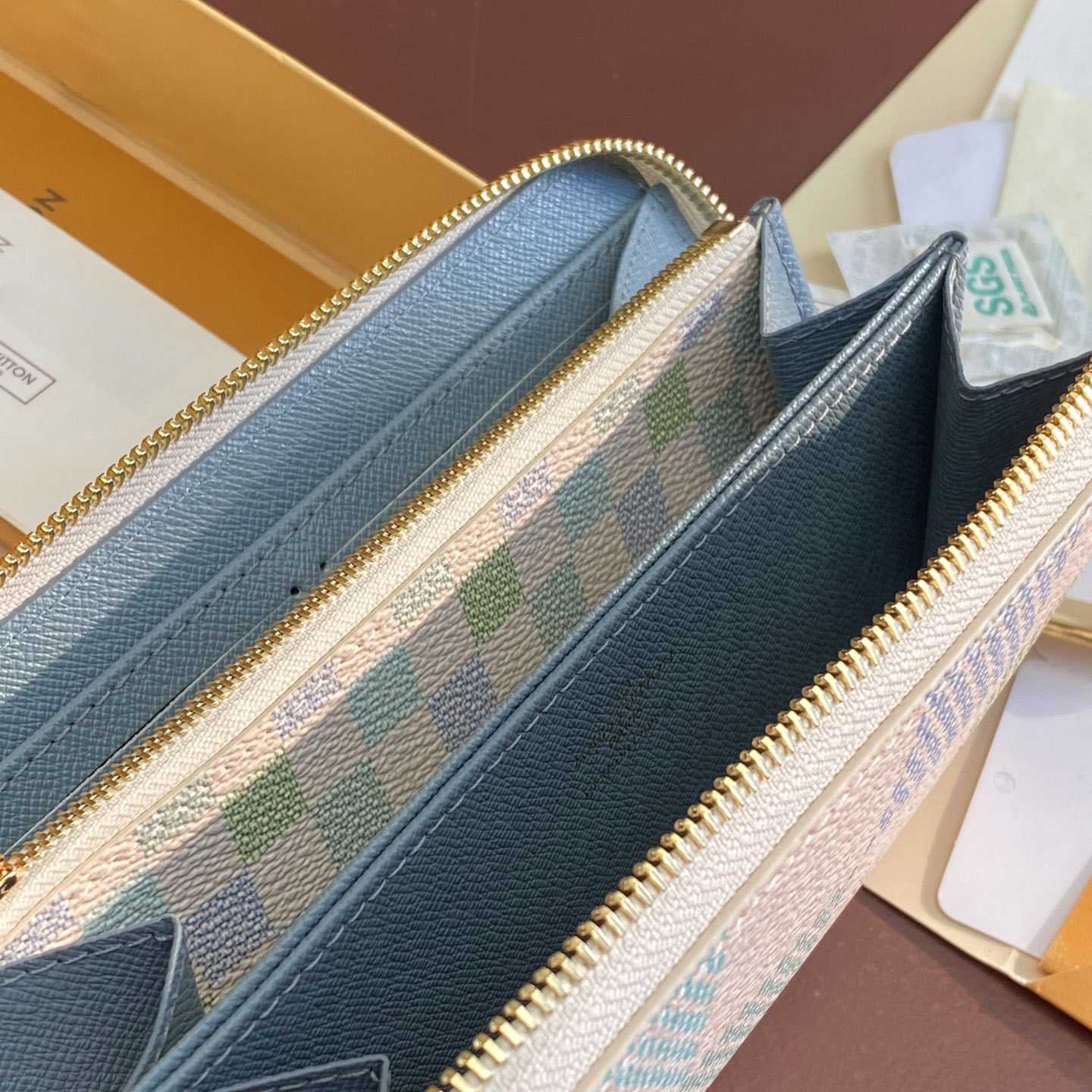 Louis Vuitton Zippy Wallet     N40748 - DopestKickz