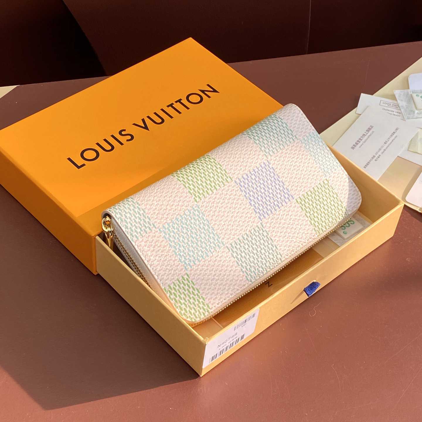 Louis Vuitton Zippy Wallet     N40748 - DopestKickz