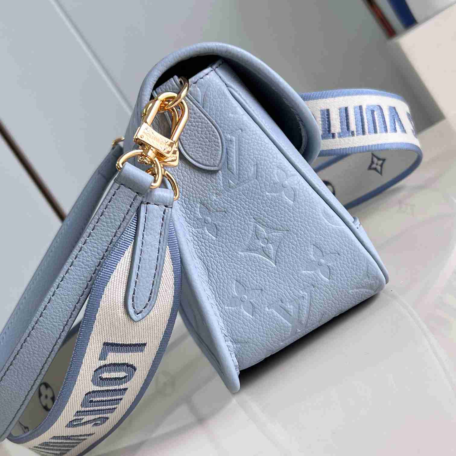 Louis Vuitton Diane    M46846 - DopestKickz