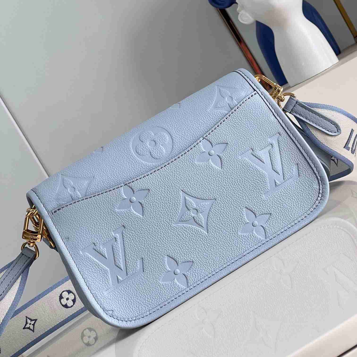 Louis Vuitton Diane    M46846 - DopestKickz