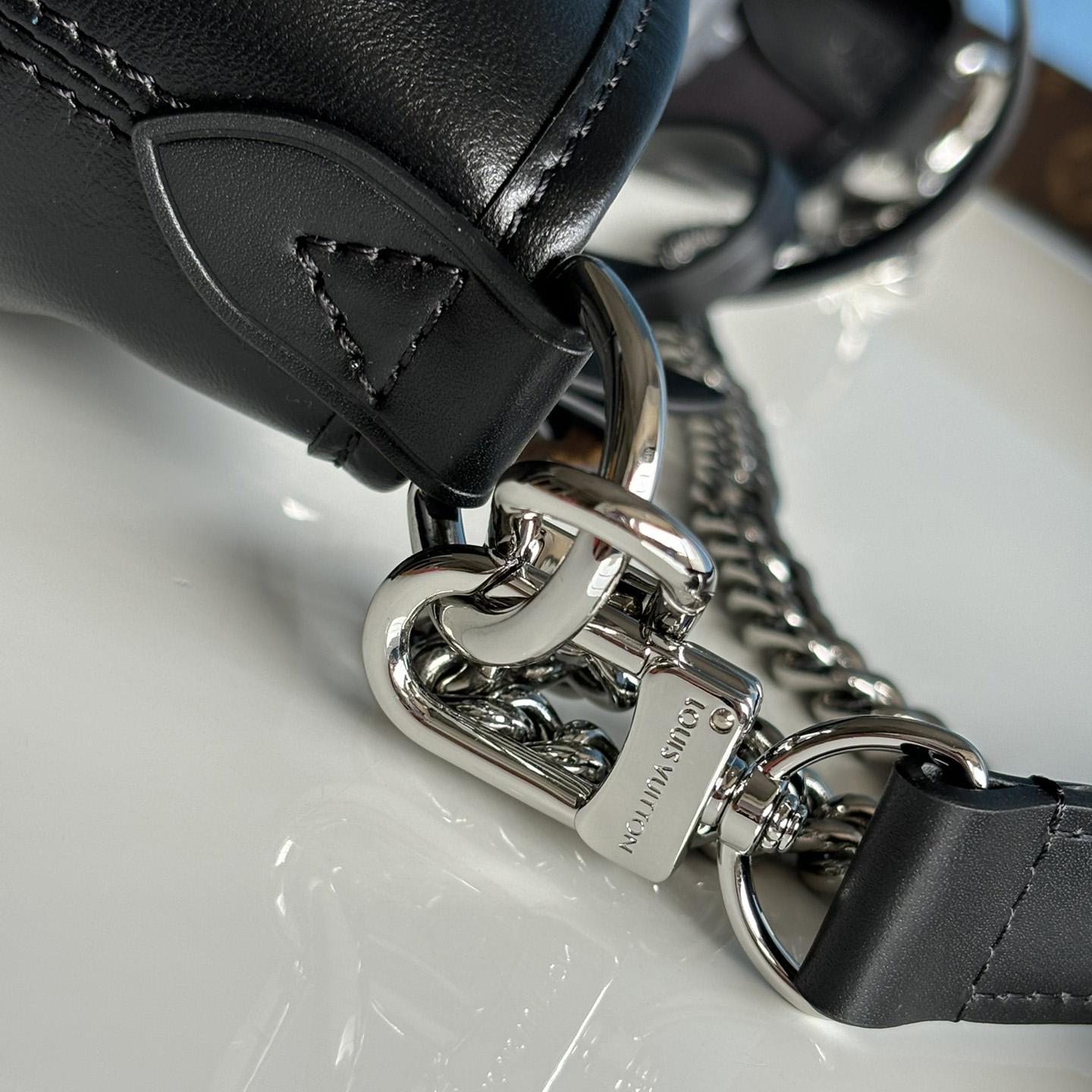 Louis Vuitton CarryAll Cargo PM    M24861 - DopestKickz