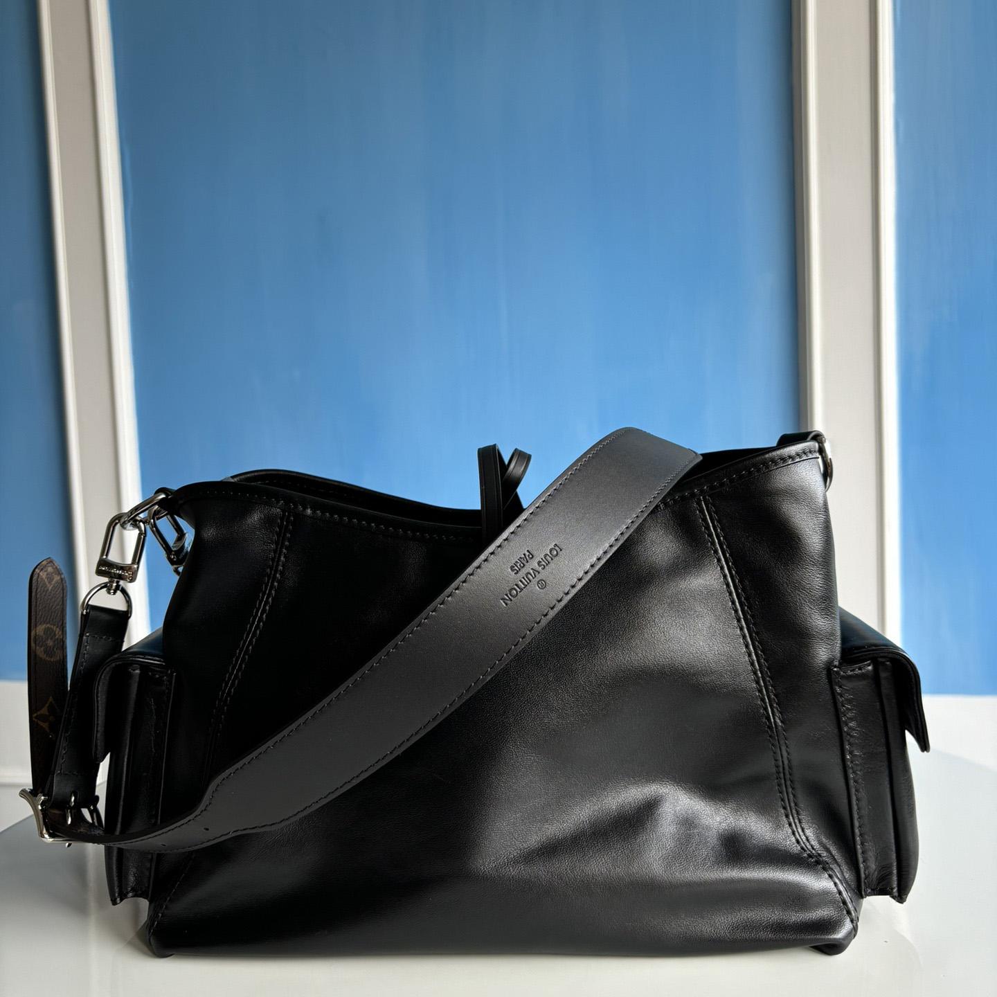 Louis Vuitton CarryAll Cargo PM    M24861 - DopestKickz