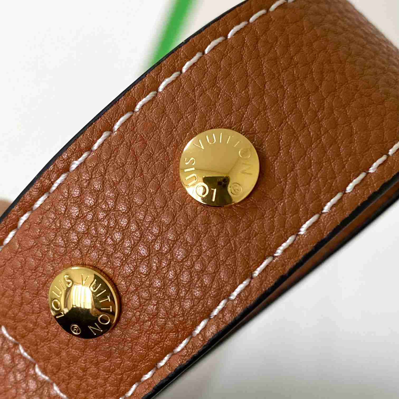 Louis Vuitton Lock and Walk    M24165 - DopestKickz