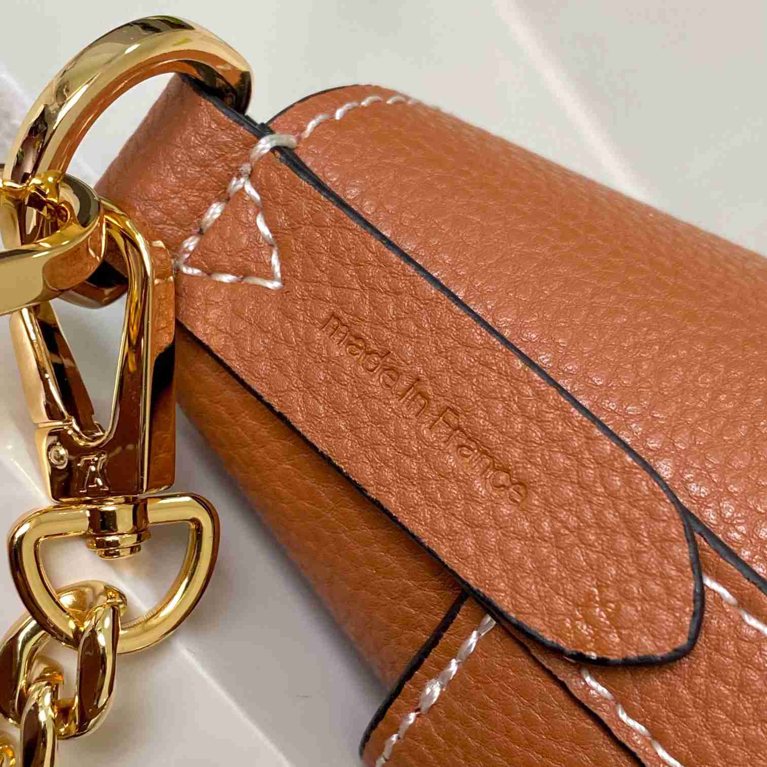 Louis Vuitton Lock and Walk    M24165 - DopestKickz