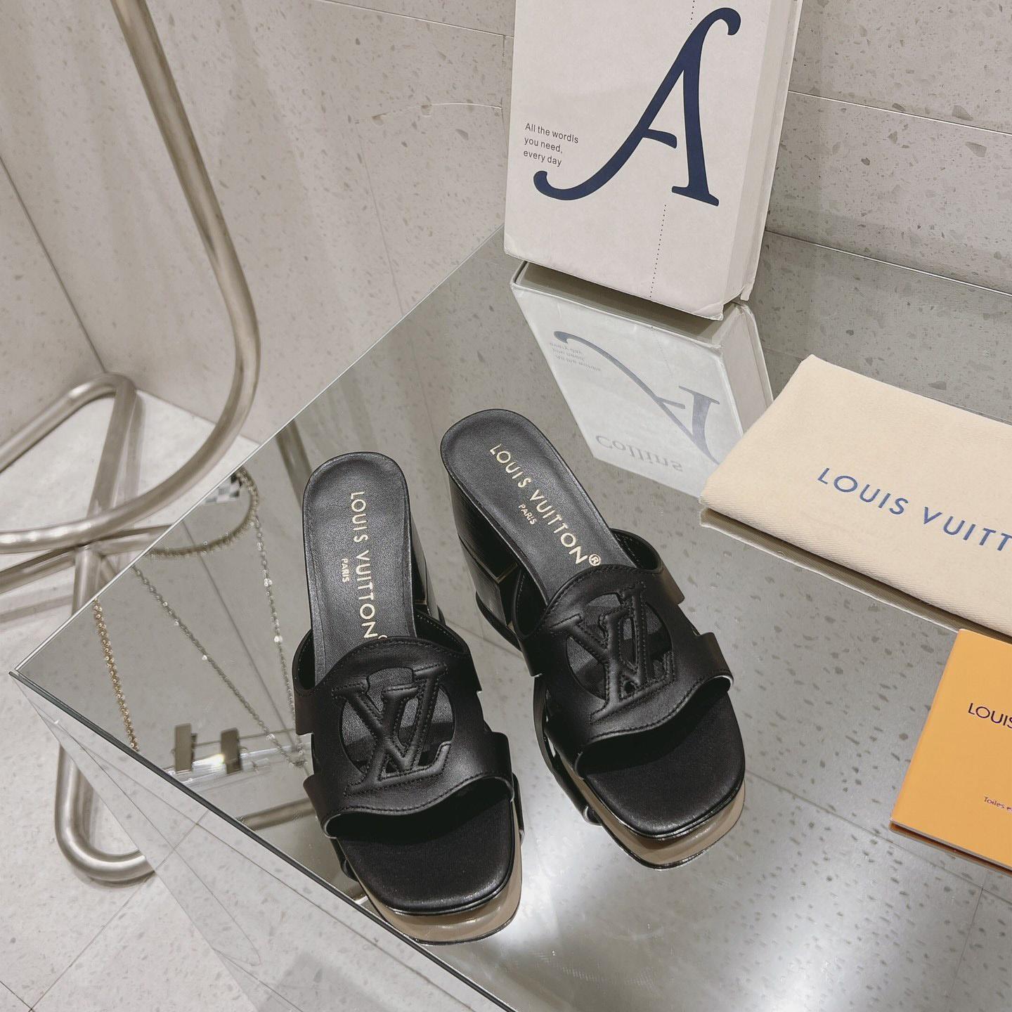 Louis Vuitton LV Isola Mule   1ACG4K - DopestKickz