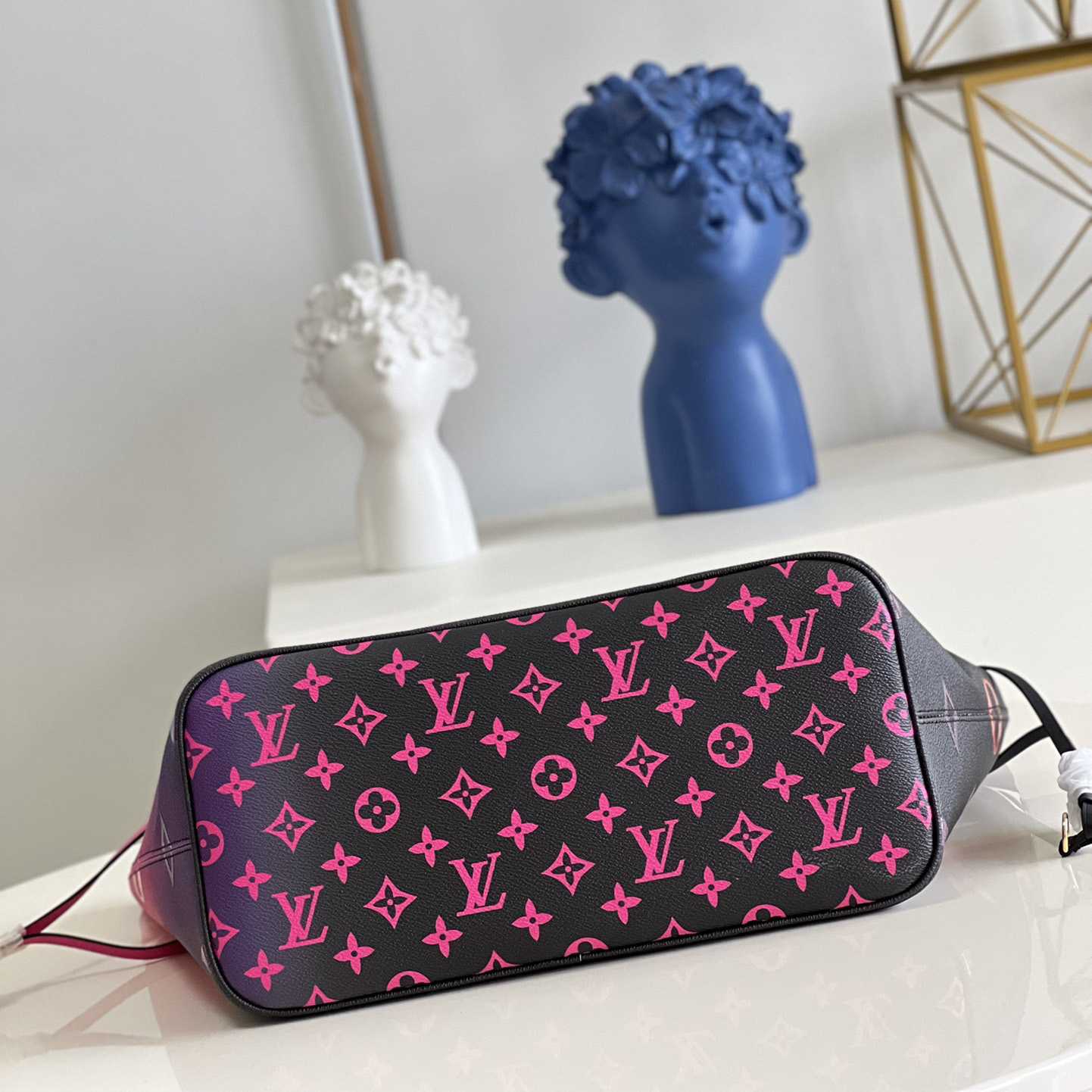 Louis Vuitton Neverfull MM Tote (31-28-14cm)    M20511 - DopestKickz