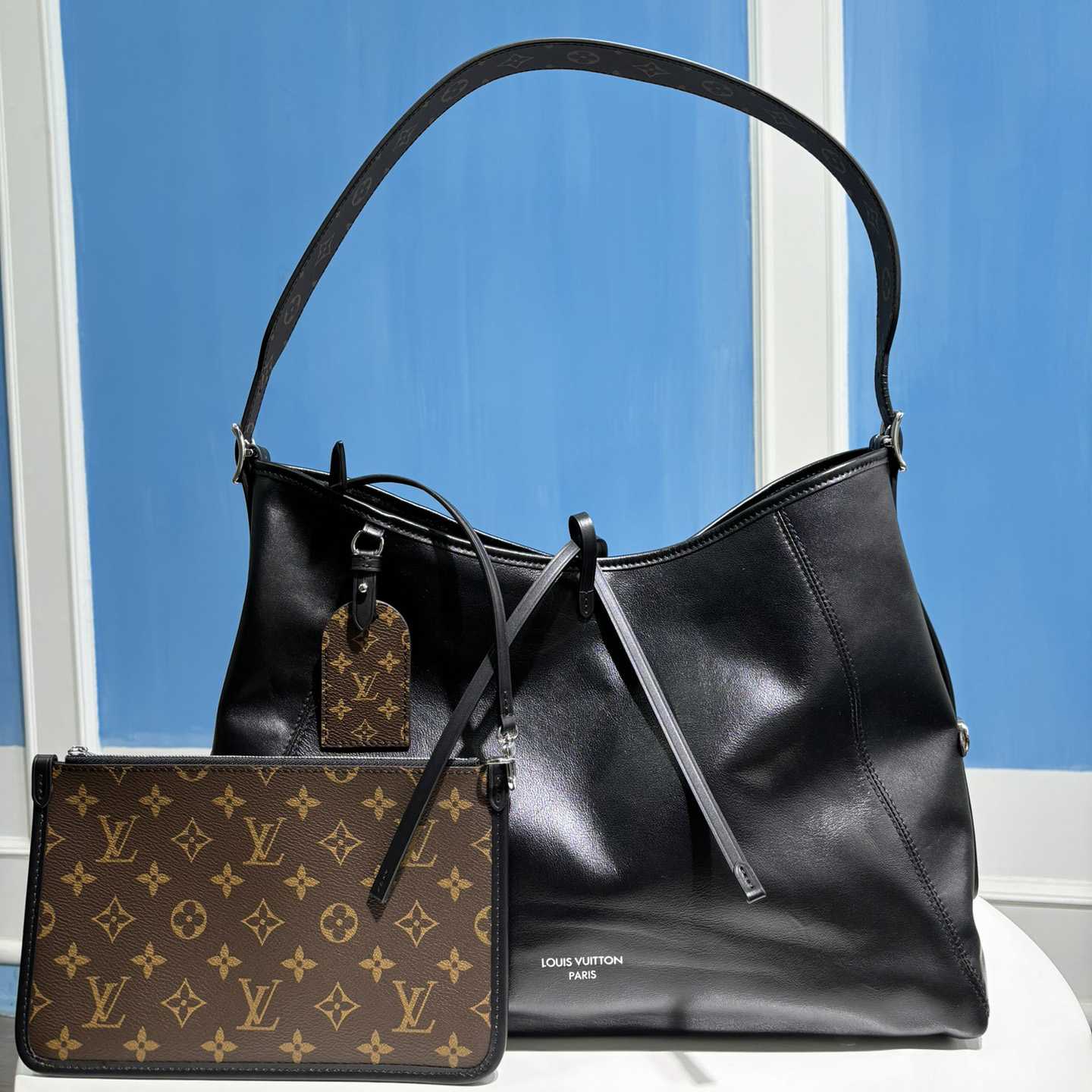 Louis Vuitton Carryall MM     M25143 - DopestKickz