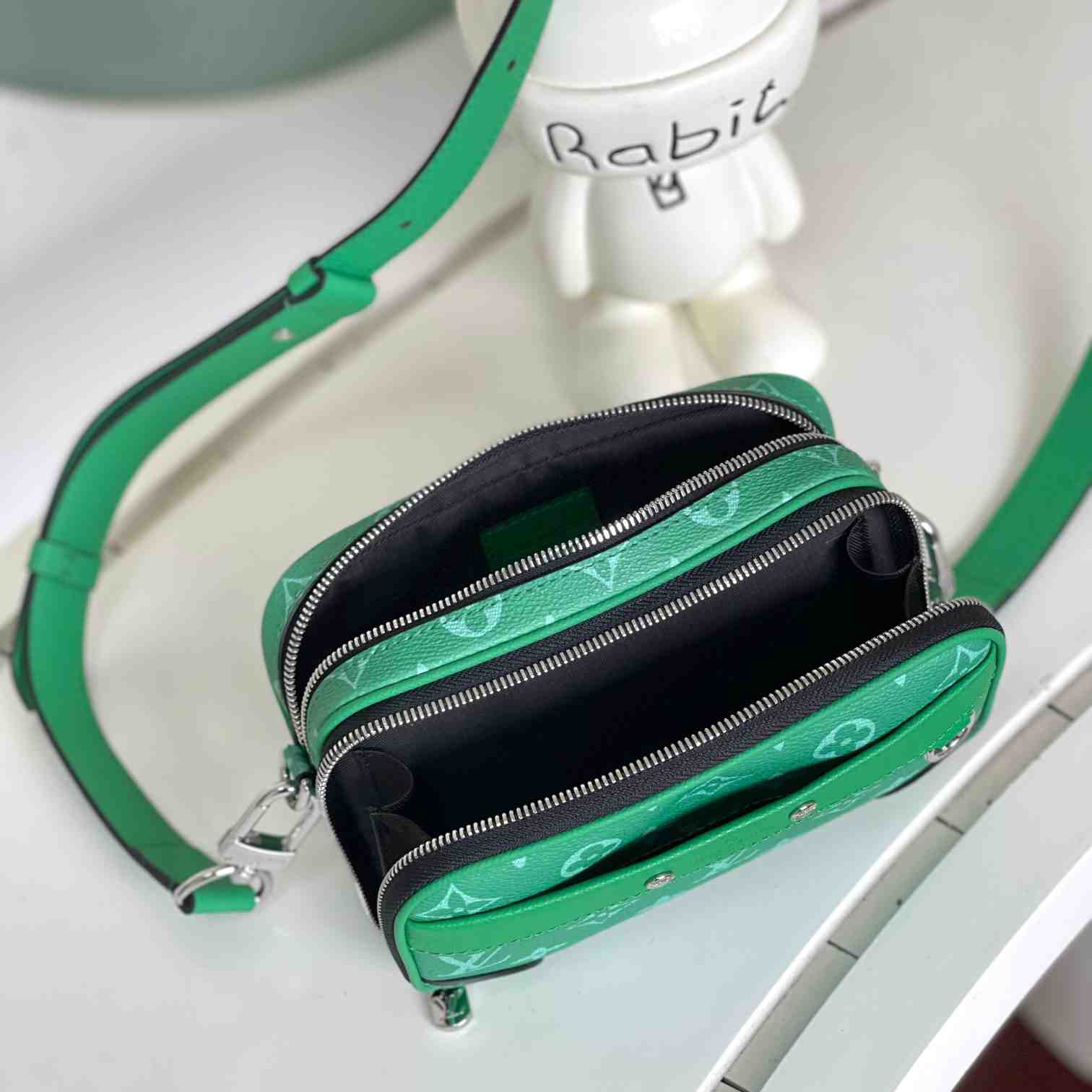 Louis Vuitton Alpha Wearable Wallet    M30997 - DopestKickz