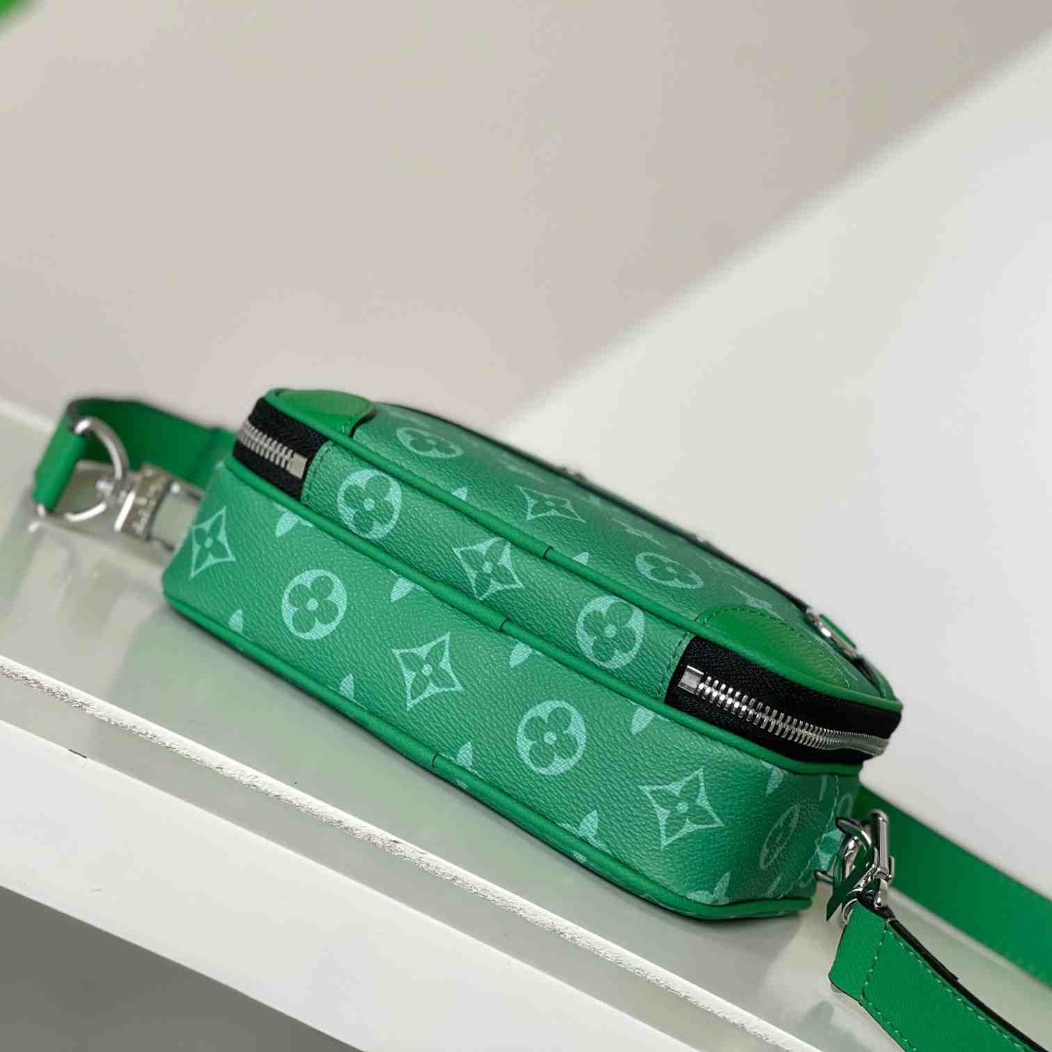 Louis Vuitton Alpha Wearable Wallet    M30997 - DopestKickz