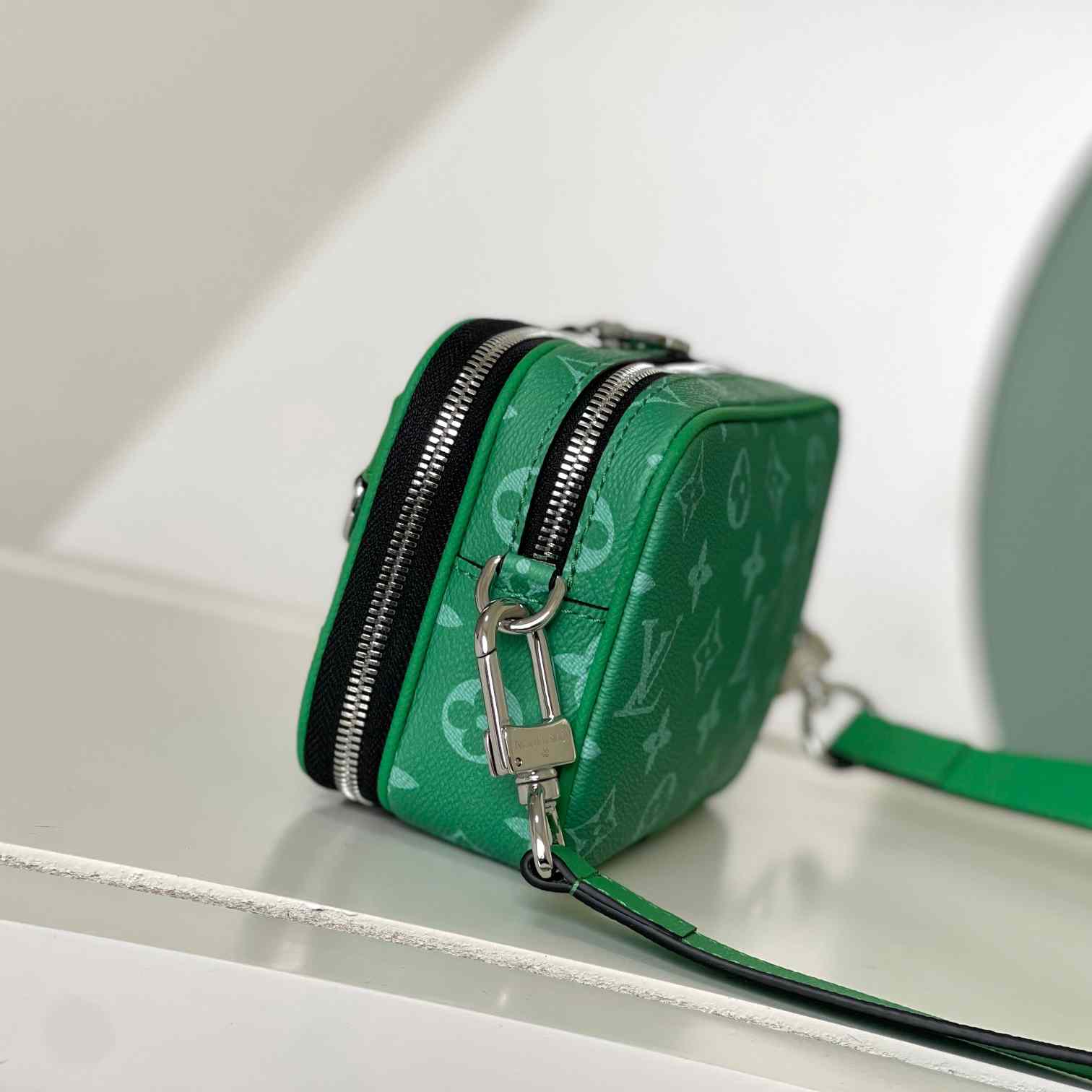 Louis Vuitton Alpha Wearable Wallet    M30997 - DopestKickz