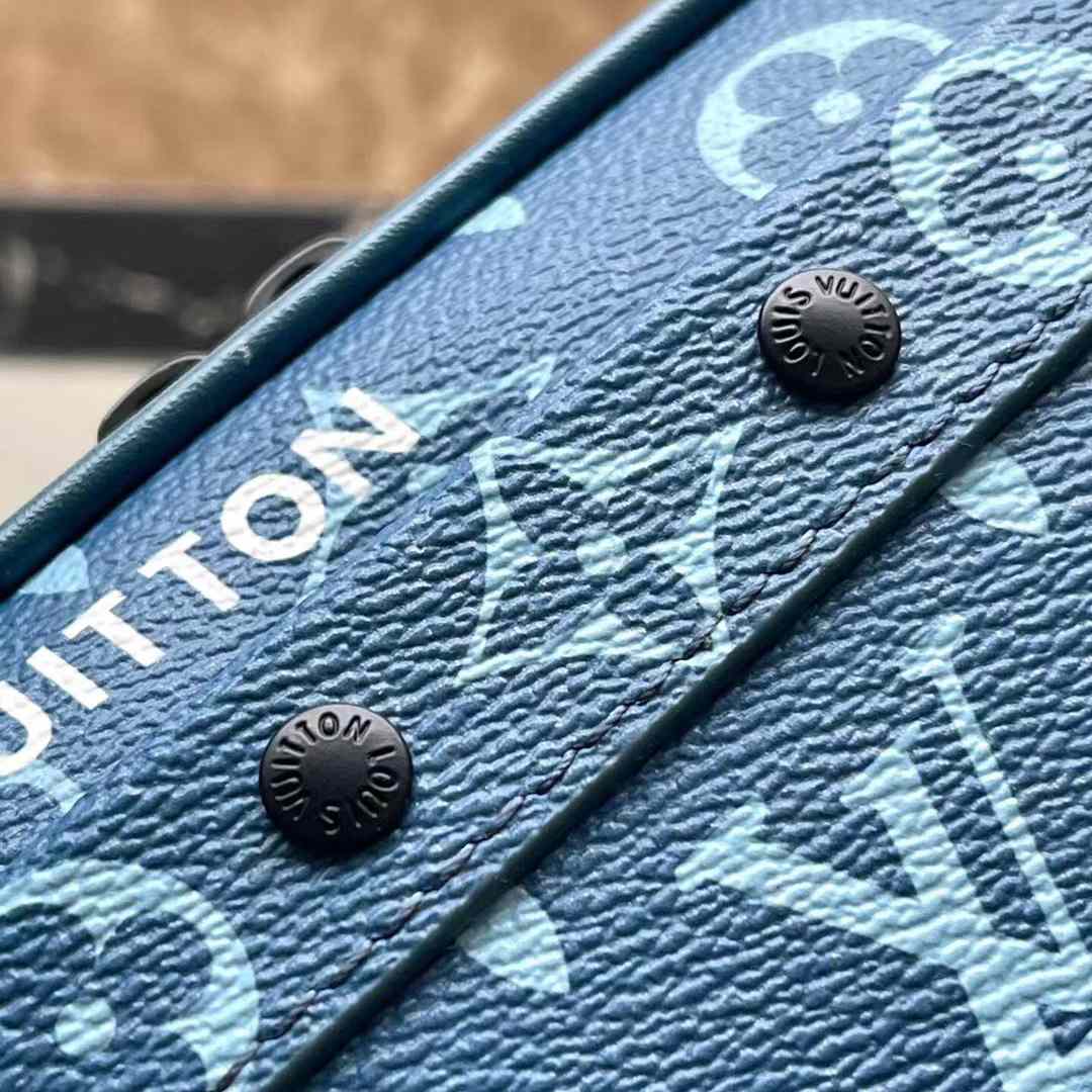 Louis Vuitton Alpha Wearable Wallet   M82801 - DopestKickz