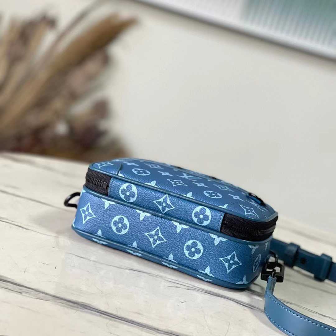 Louis Vuitton Alpha Wearable Wallet   M82801 - DopestKickz