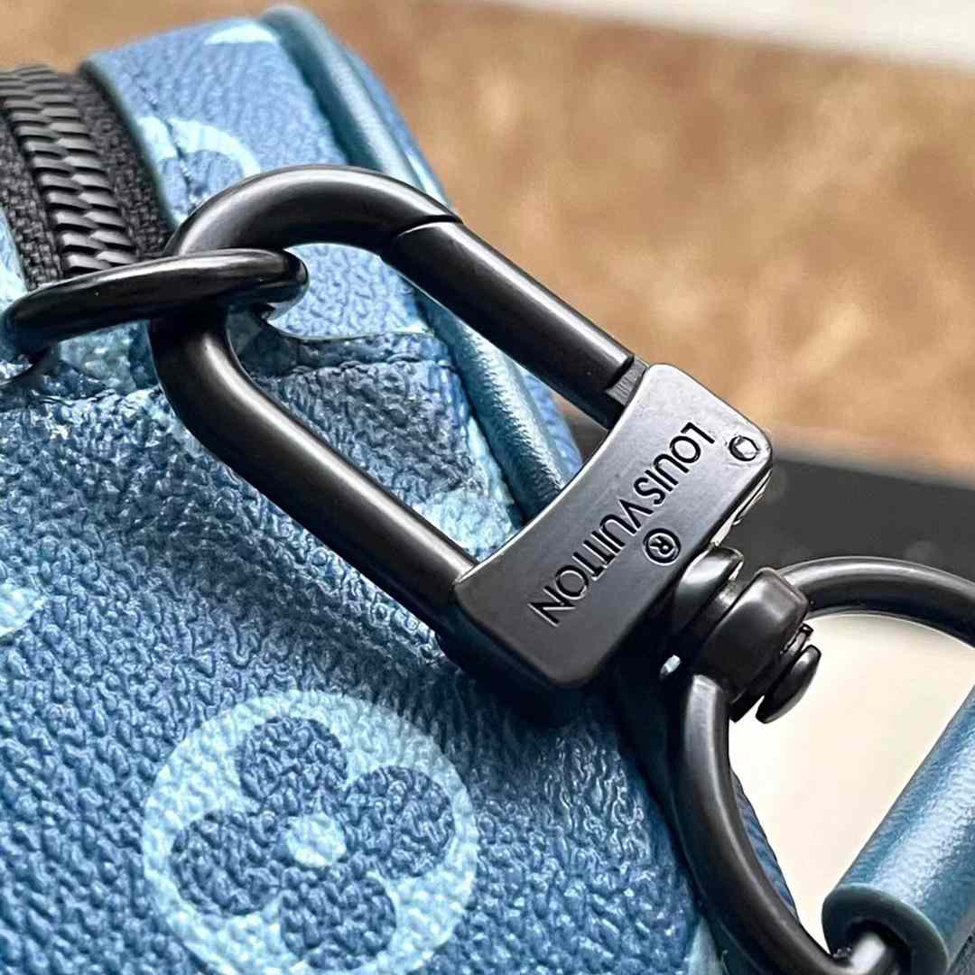 Louis Vuitton Alpha Wearable Wallet   M82801 - DopestKickz