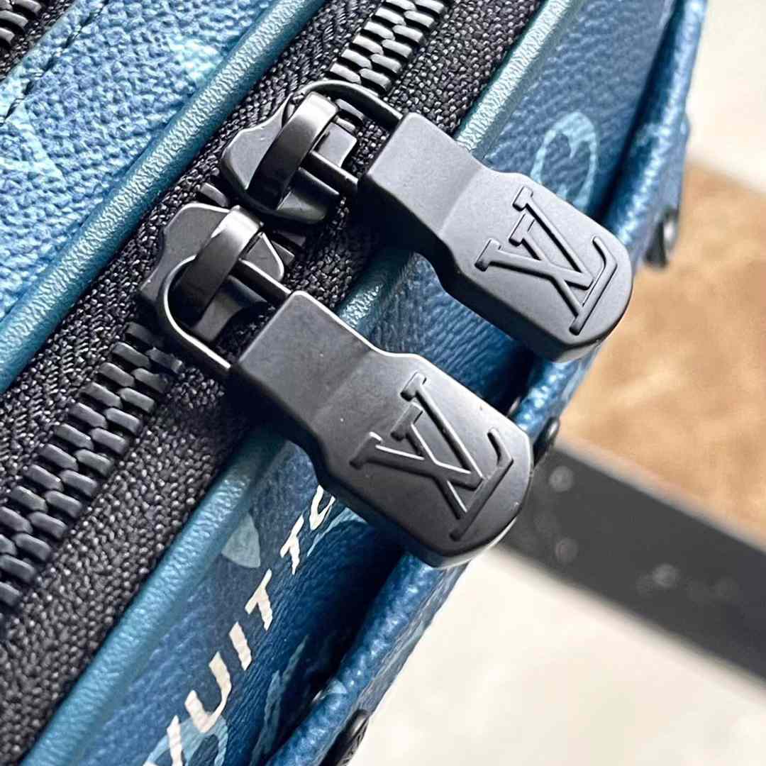 Louis Vuitton Alpha Wearable Wallet   M82801 - DopestKickz