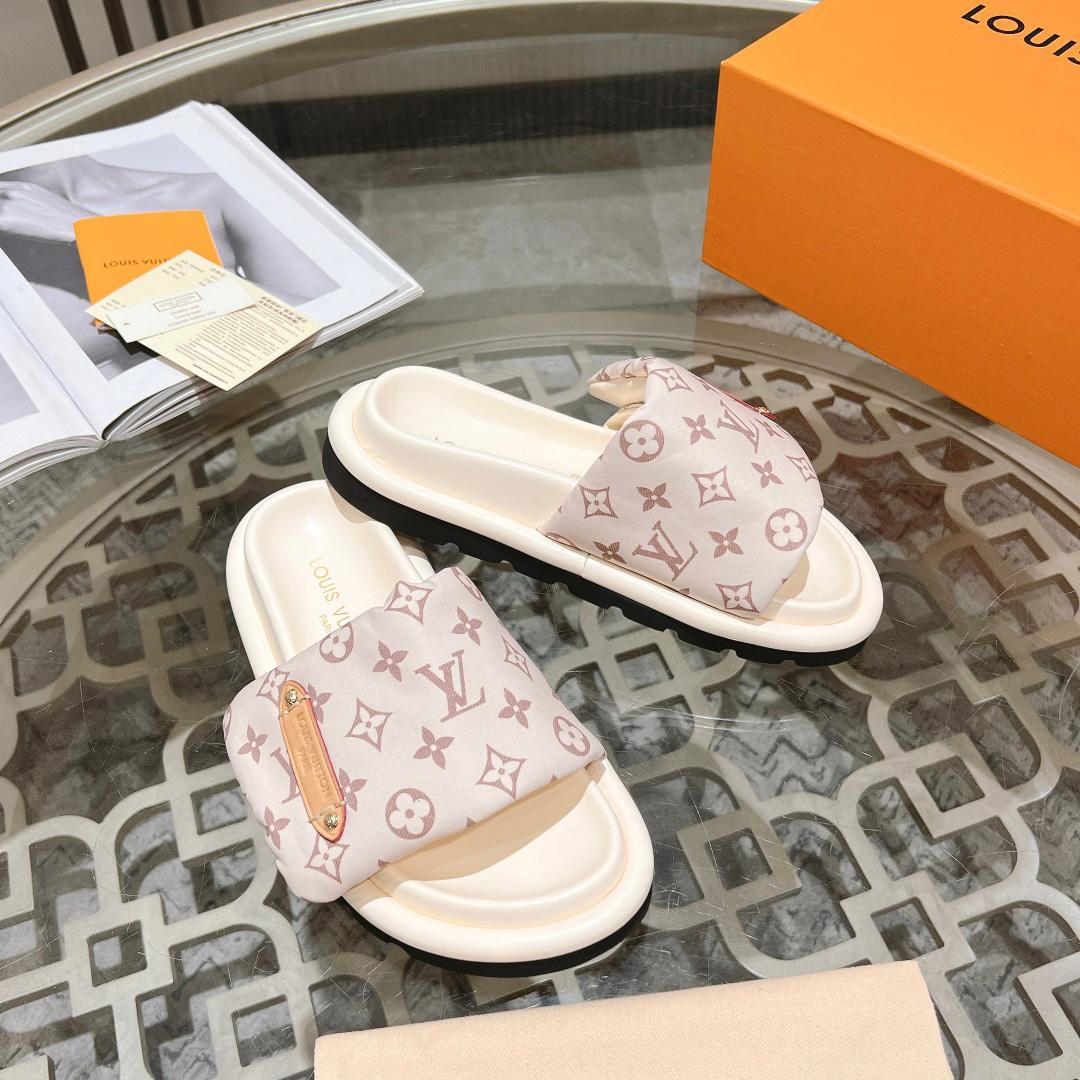 Louis Vuitton Pool Pillow Flat Comfort Mule     1ACJZE - DopestKickz