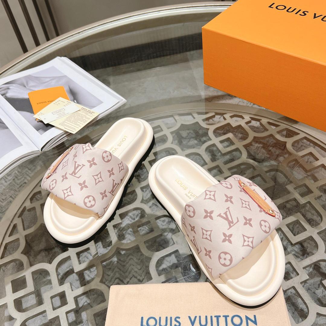 Louis Vuitton Pool Pillow Flat Comfort Mule     1ACJZE - DopestKickz
