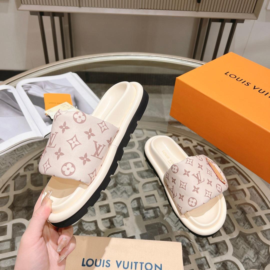 Louis Vuitton Pool Pillow Flat Comfort Mule     1ACJZE - DopestKickz