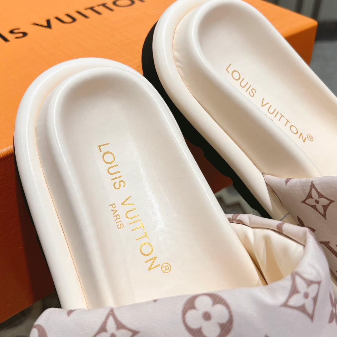 Louis Vuitton Pool Pillow Flat Comfort Mule     1ACJZE - DopestKickz