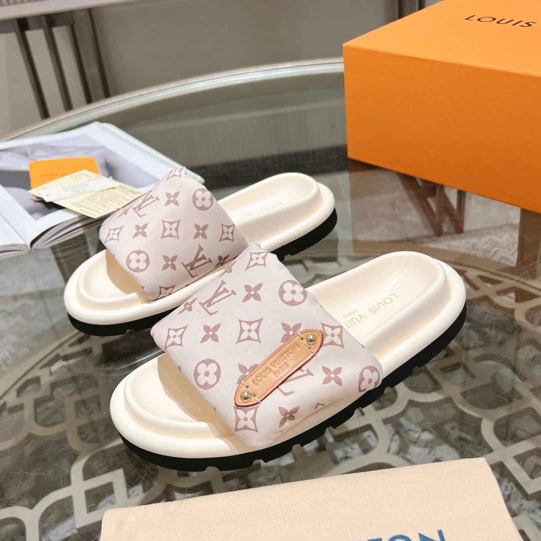 Louis Vuitton Pool Pillow Flat Comfort Mule     1ACJZE - DopestKickz