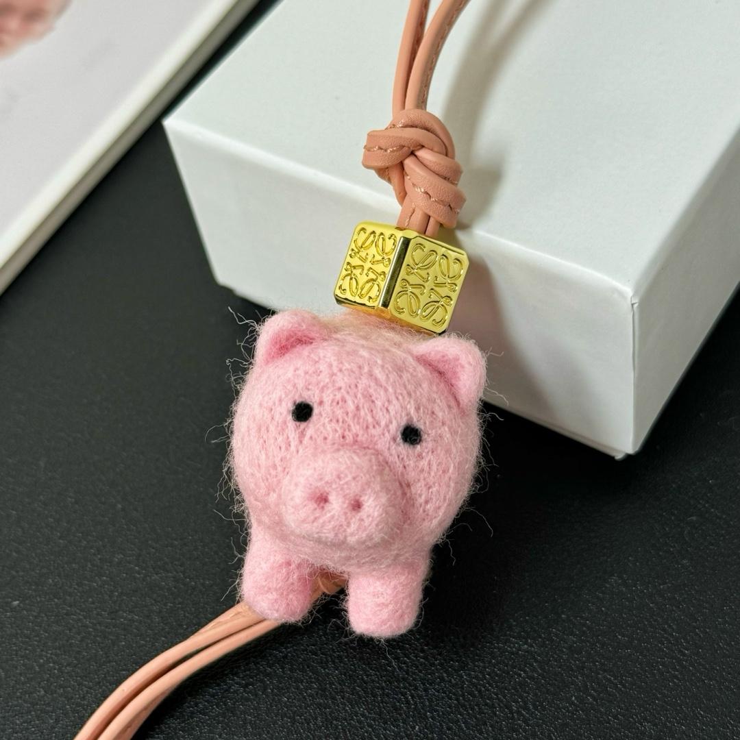 Loewe Pig Charm In Felt - DopestKickz