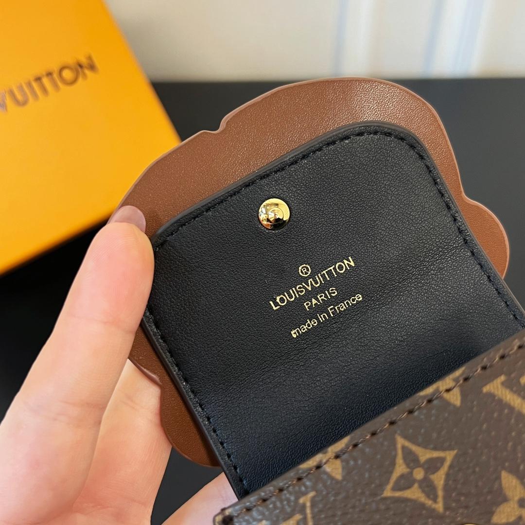 Louis Vuitton Teddy Bear Earphone Case   M01361 - DopestKickz