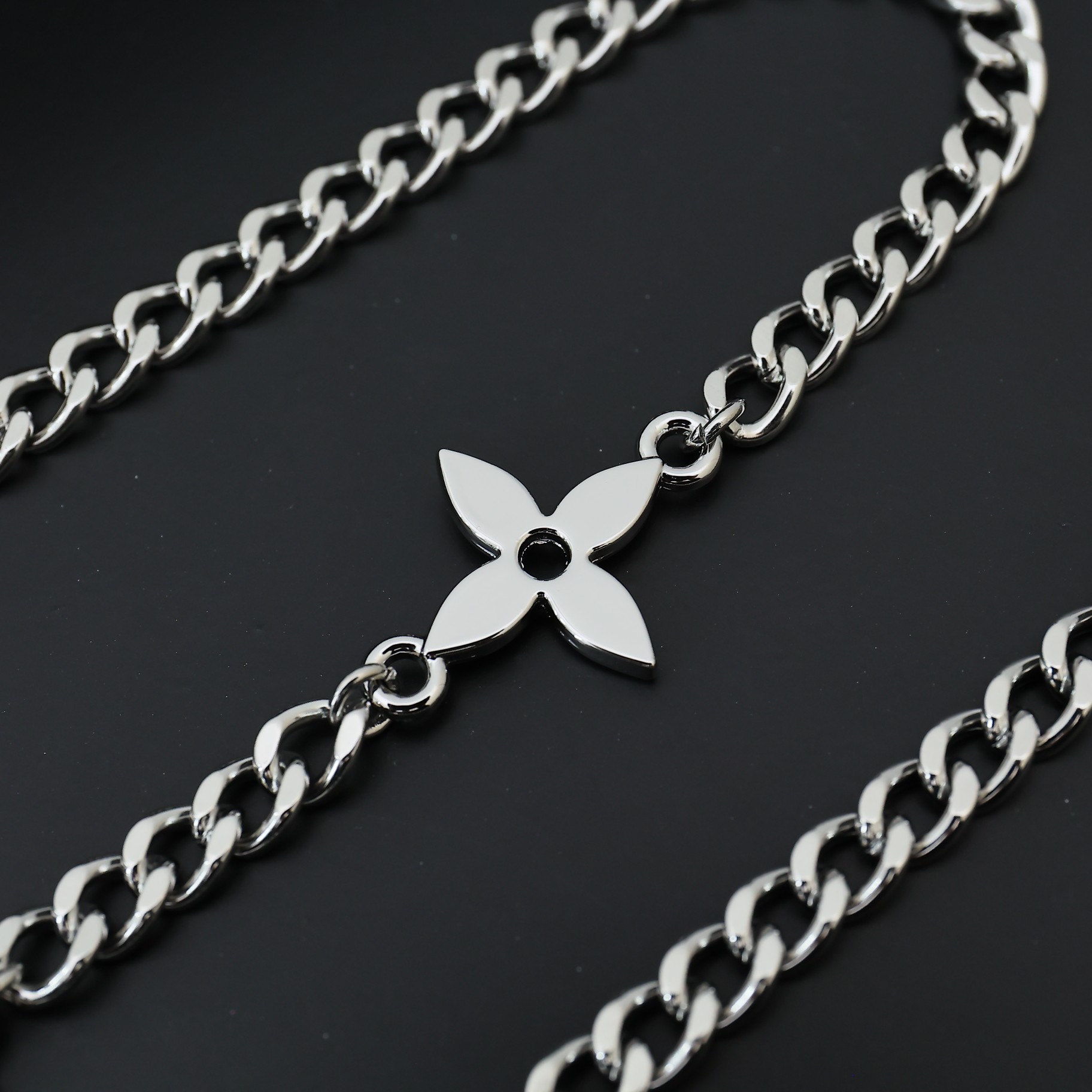 Louis Vuitton MNG Row Necklace   M01490 - DopestKickz
