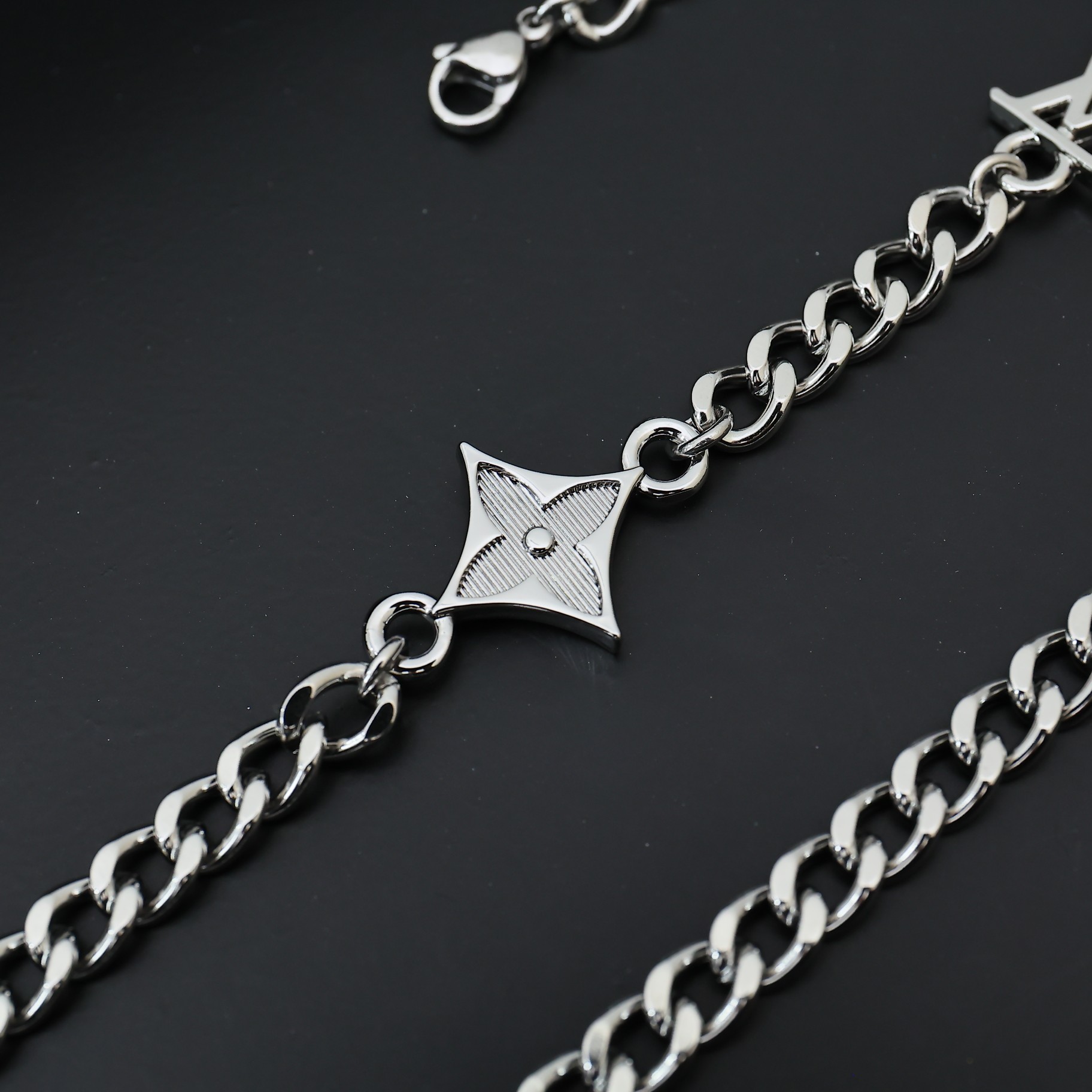 Louis Vuitton MNG Row Necklace   M01490 - DopestKickz